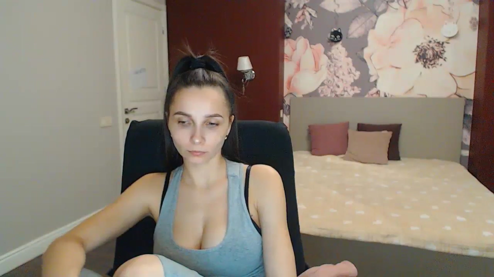 Gallery image thumbnail from Karina_Mils's myfreecams stream on, 01/29/2024, 11:47 image 17 of 20