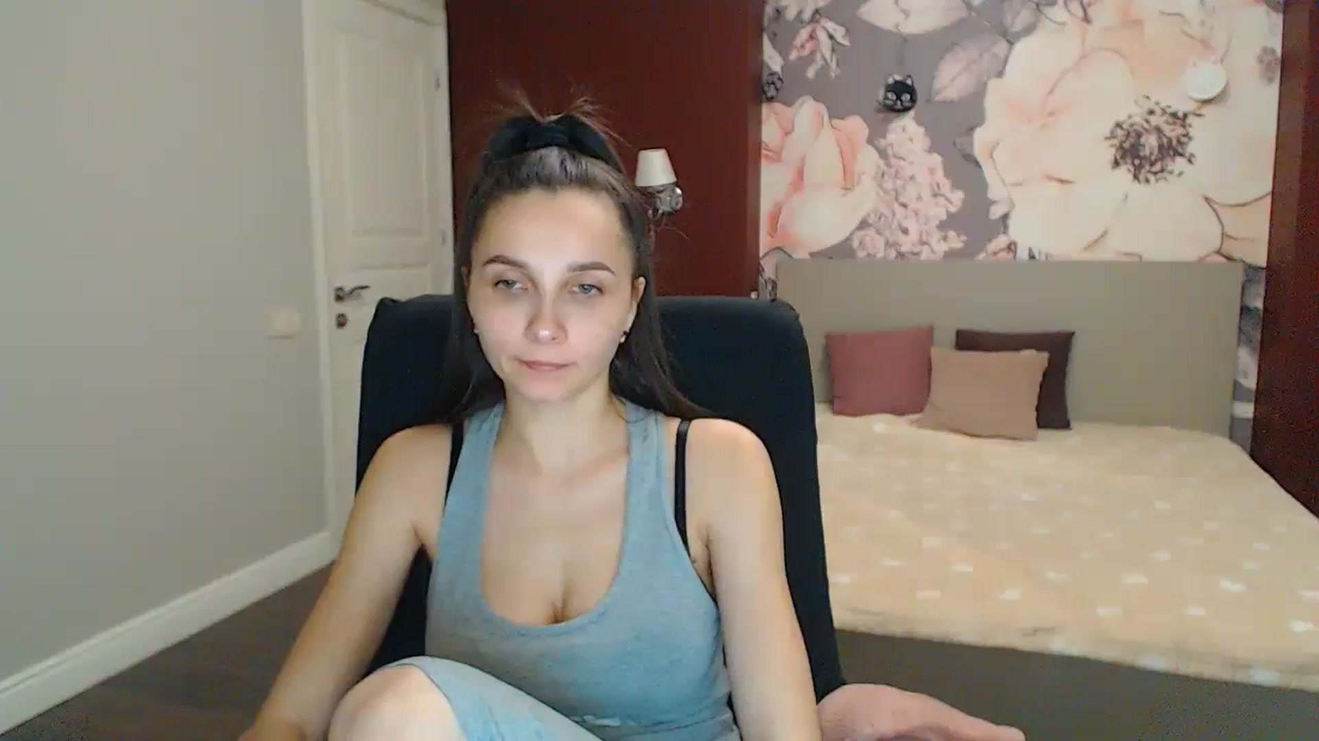 Gallery image thumbnail from Karina_Mils's myfreecams stream on, 01/29/2024, 11:47 image 1 of 20