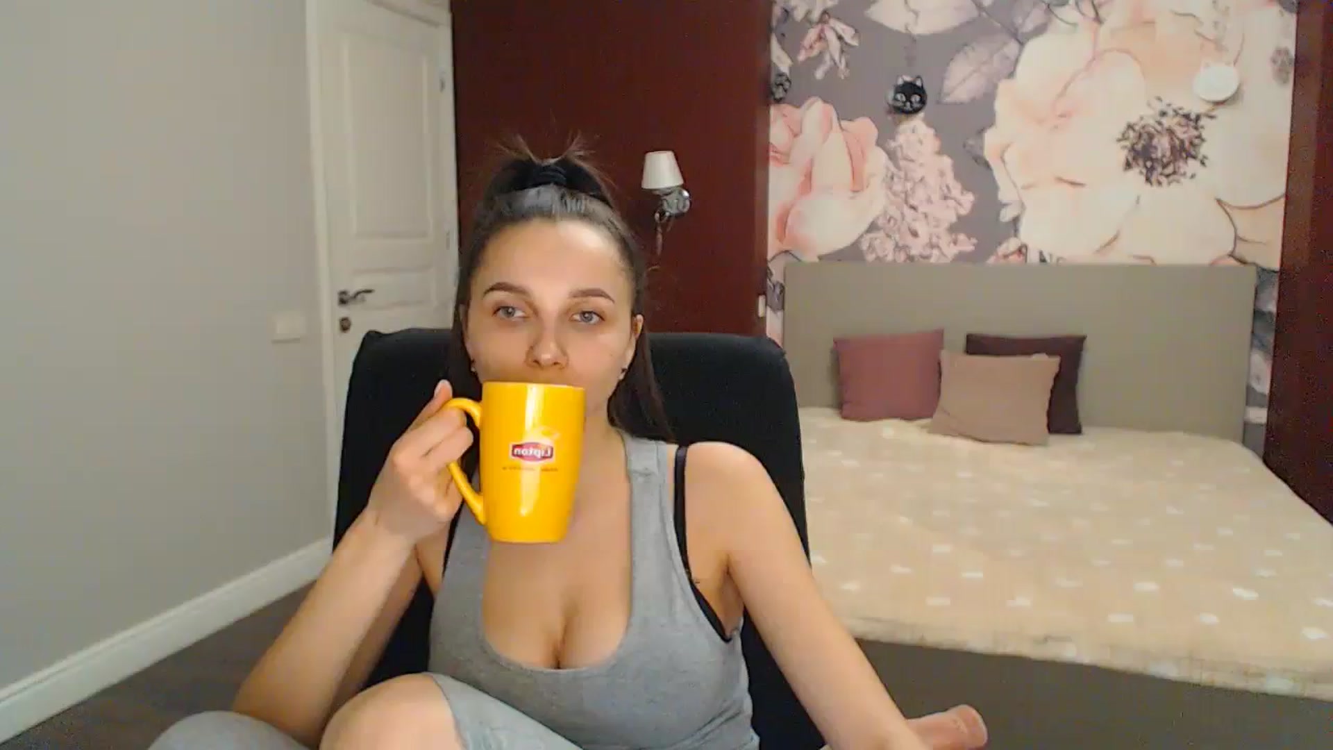 Gallery image thumbnail from Karina_Mils's myfreecams stream on, 01/29/2024, 11:47 image 7 of 20