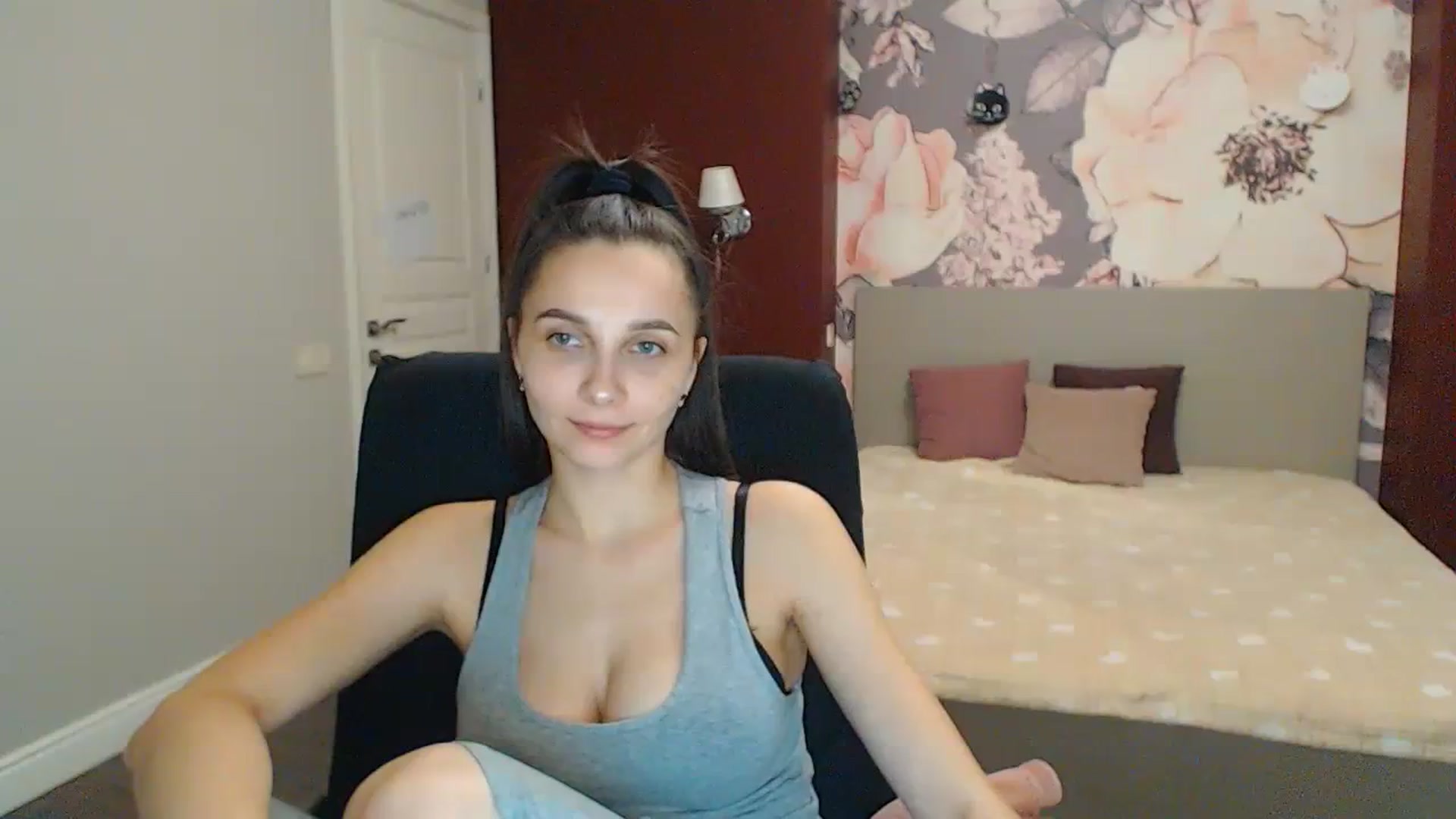 Gallery image thumbnail from Karina_Mils's myfreecams stream on, 01/29/2024, 11:47 image 9 of 20