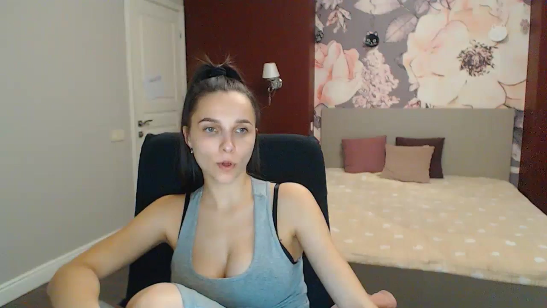 Gallery image thumbnail from Karina_Mils's myfreecams stream on, 01/29/2024, 11:47 image 20 of 20