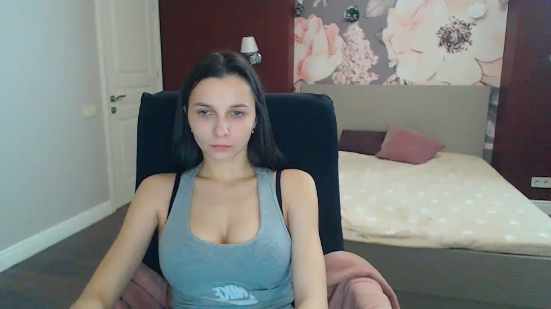 Gallery image thumbnail from Karina_Mils's myfreecams stream on, 02/01/2024, 13:42 image 14 of 20