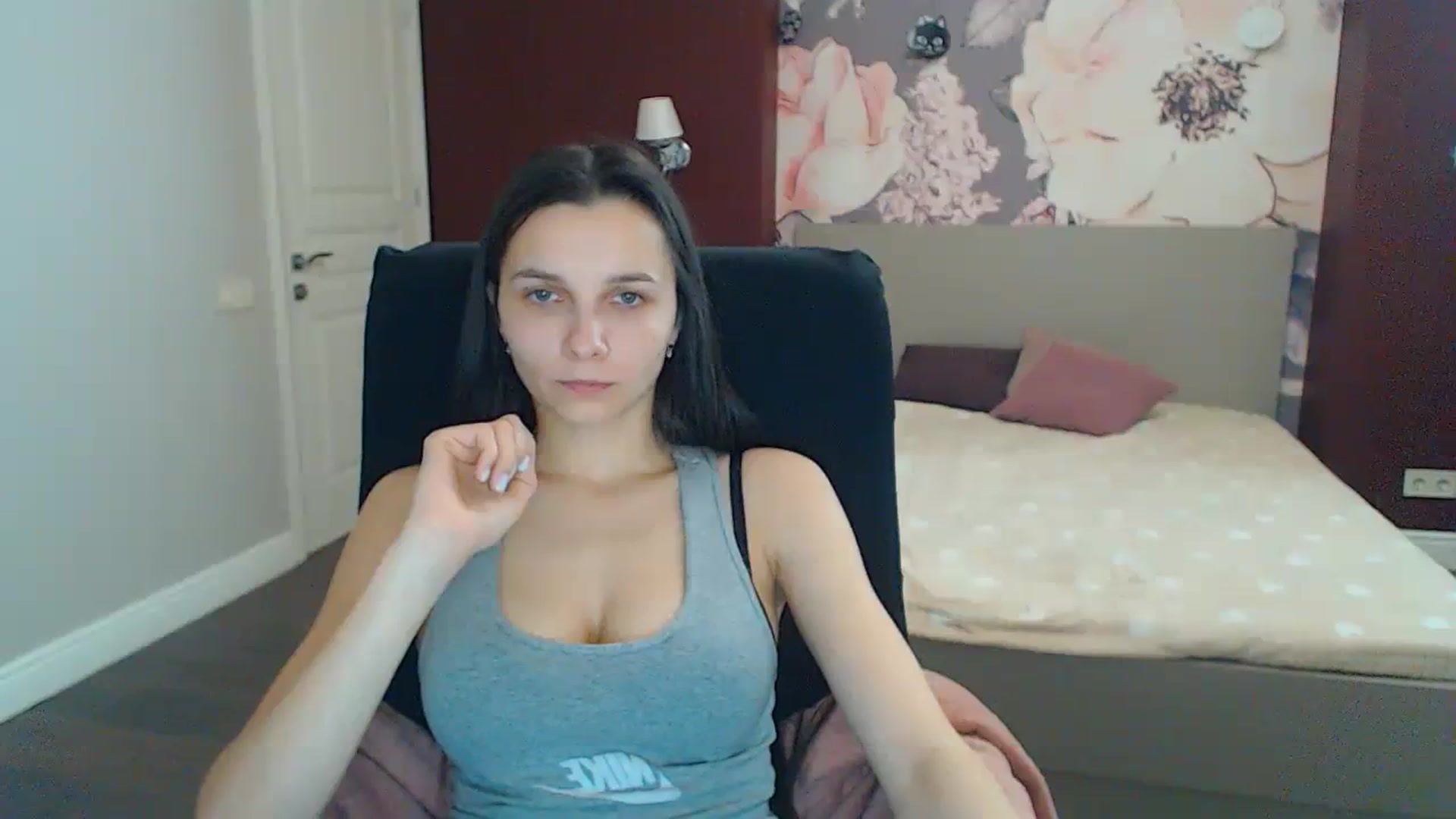 Gallery image thumbnail from Karina_Mils's myfreecams stream on, 02/01/2024, 13:42 image 15 of 20