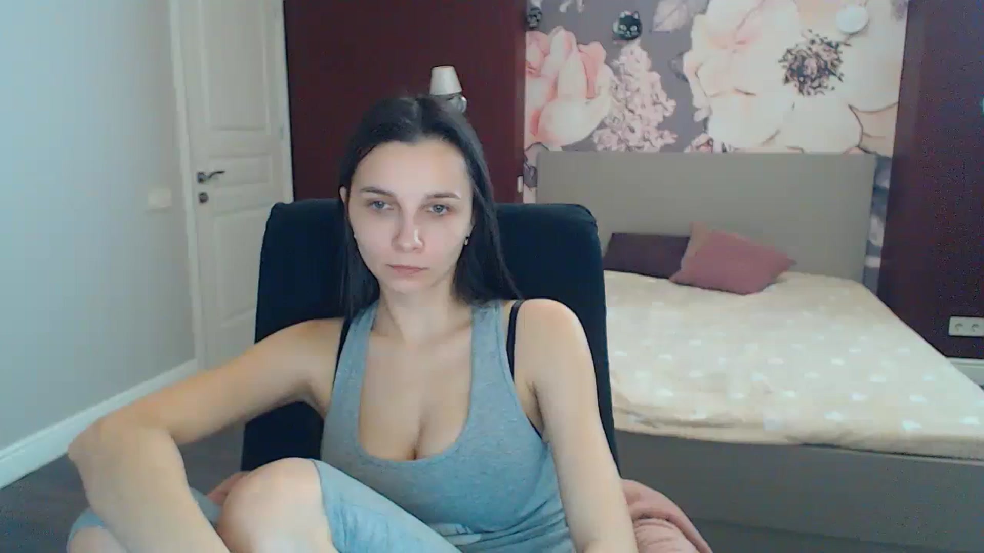 Gallery image thumbnail from Karina_Mils's myfreecams stream on, 02/01/2024, 13:42 image 3 of 20