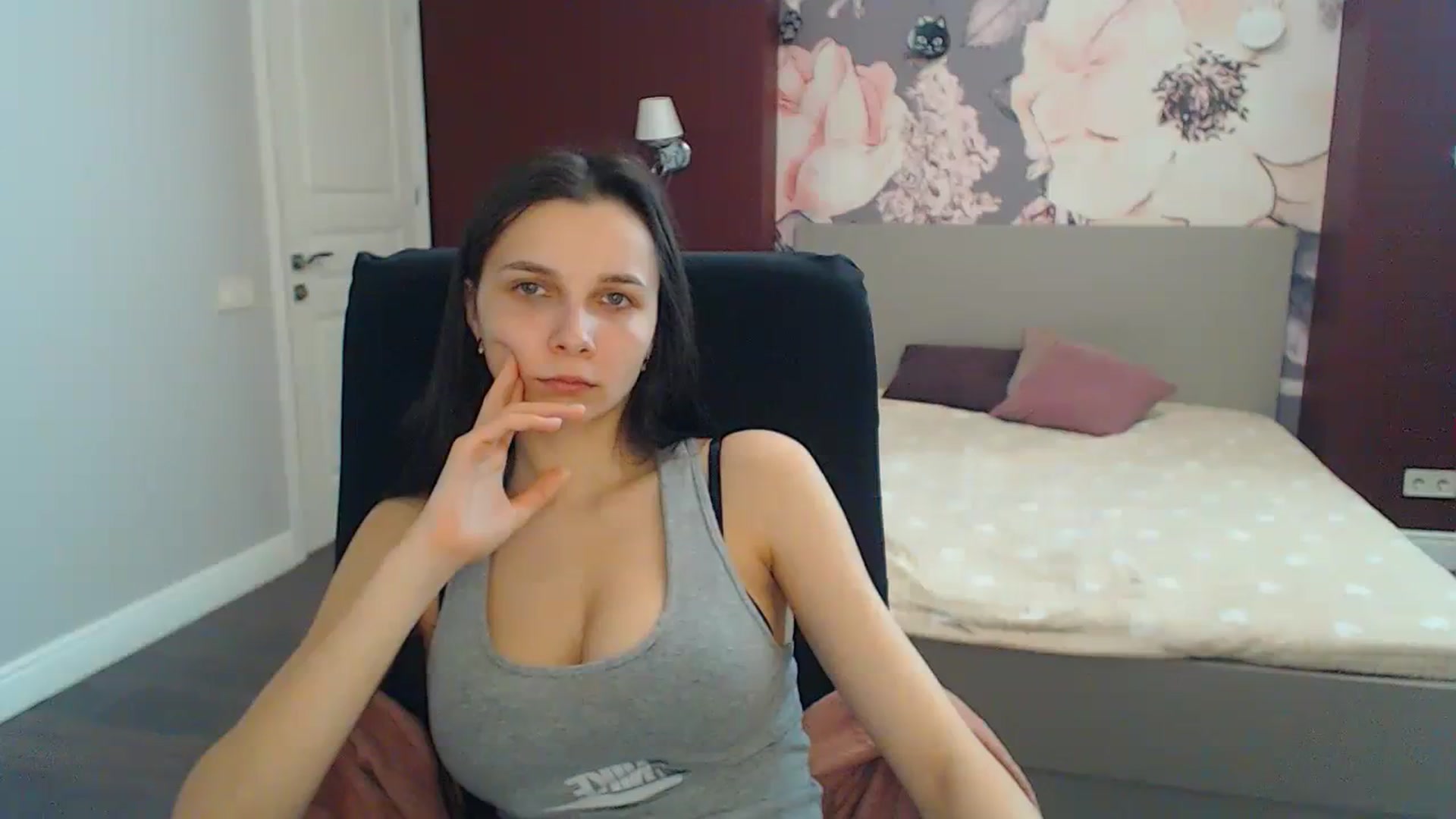 Gallery image thumbnail from Karina_Mils's myfreecams stream on, 02/01/2024, 13:42 image 11 of 20