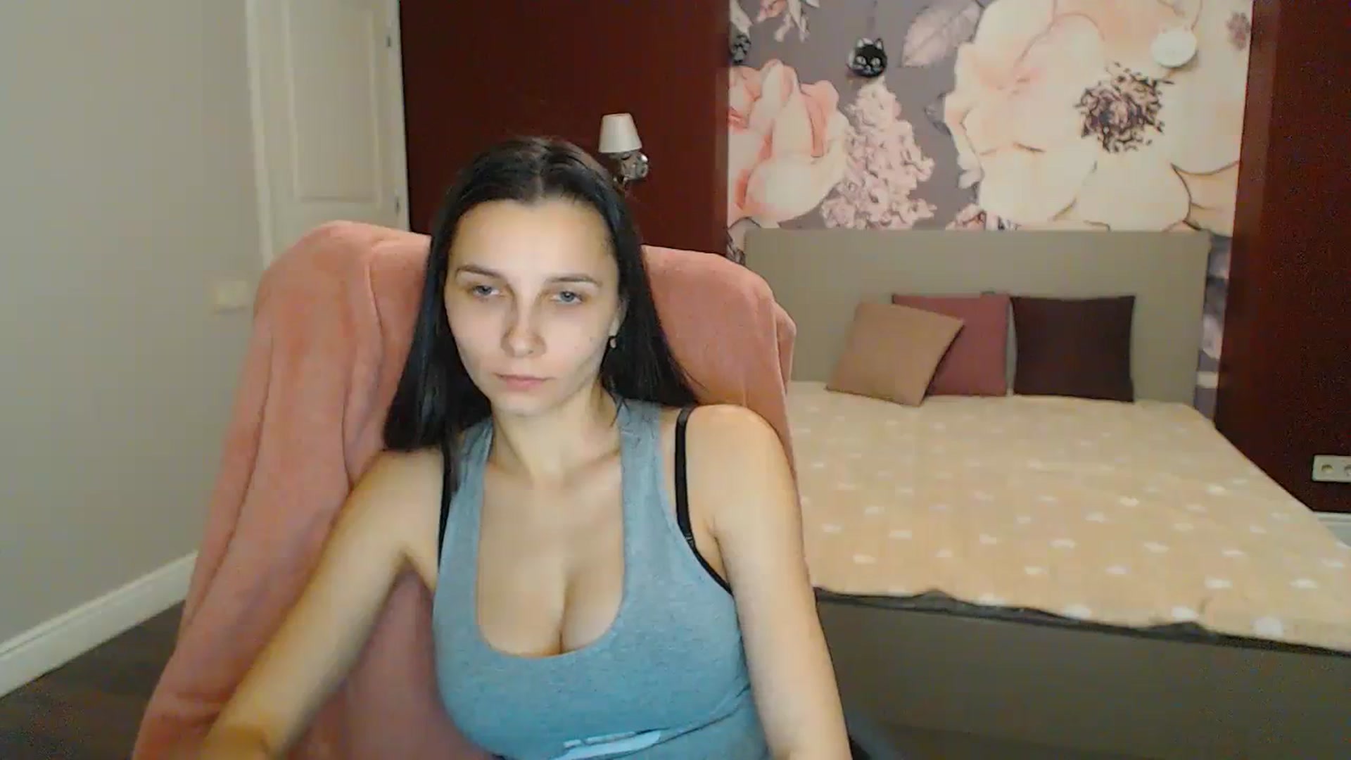 Gallery image thumbnail from Karina_Mils's myfreecams stream on, 02/03/2024, 17:32 image 16 of 20