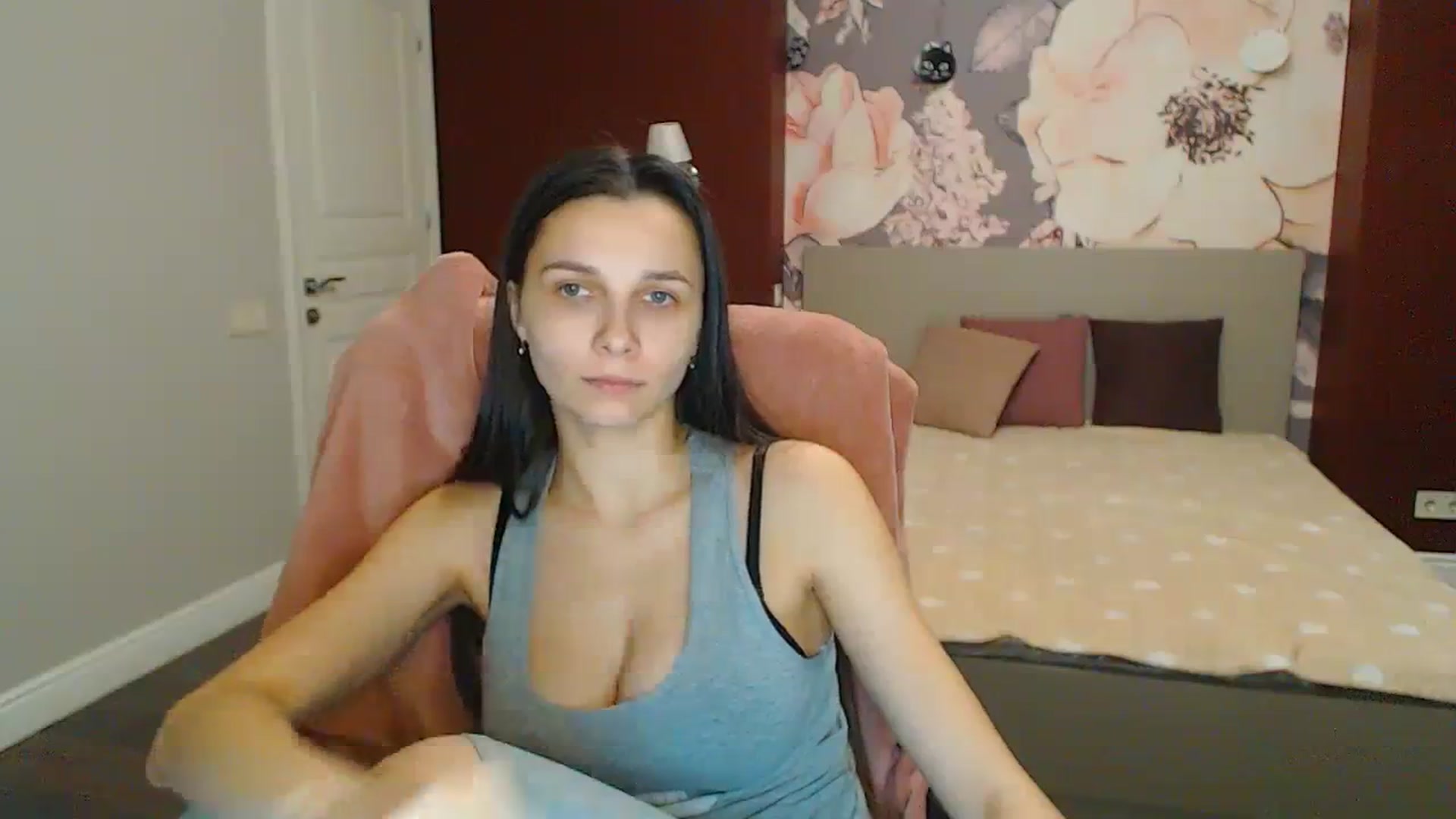 Gallery image thumbnail from Karina_Mils's myfreecams stream on, 02/03/2024, 17:32 image 2 of 20