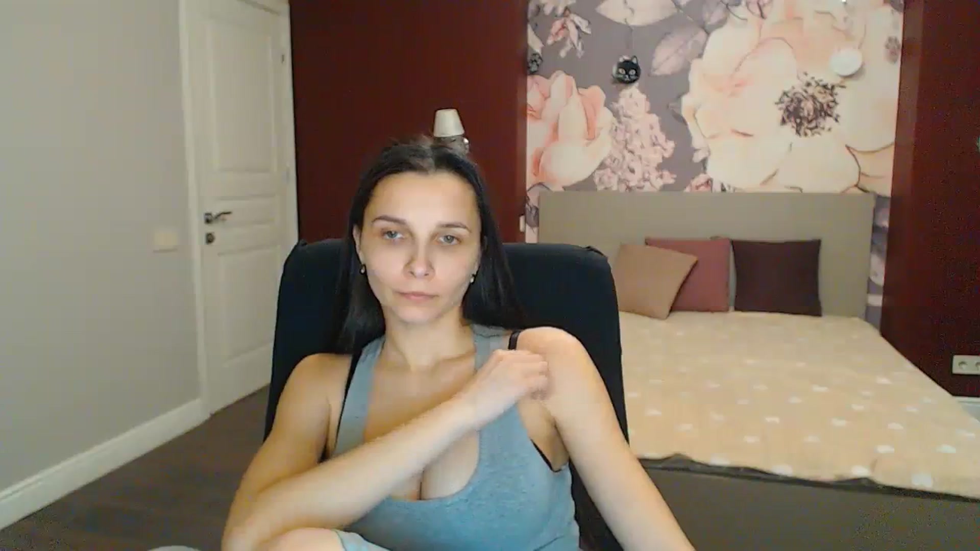Gallery image thumbnail from Karina_Mils's myfreecams stream on, 02/03/2024, 21:40 image 7 of 20