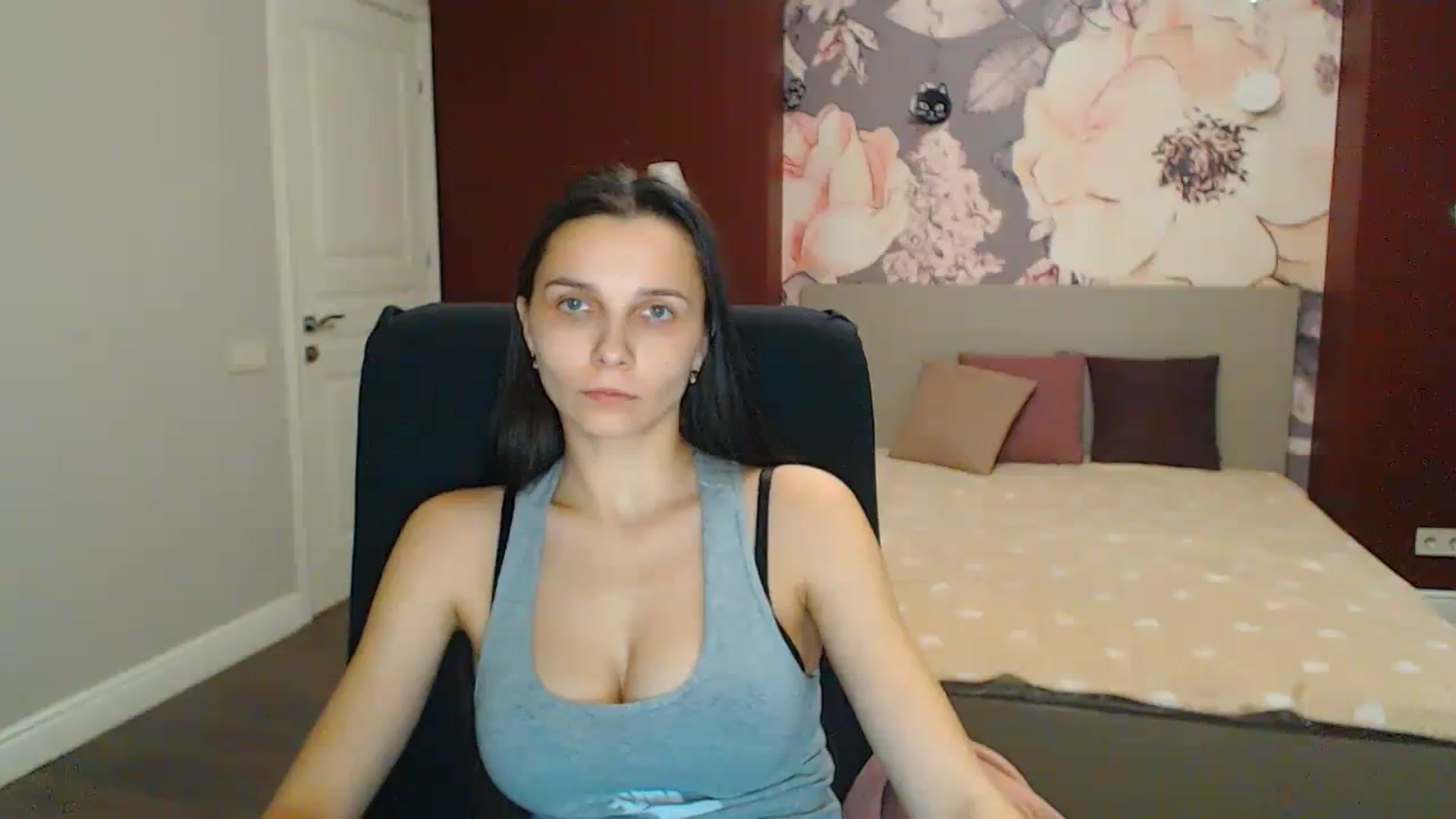 Gallery image thumbnail from Karina_Mils's myfreecams stream on, 02/03/2024, 21:40 image 2 of 20