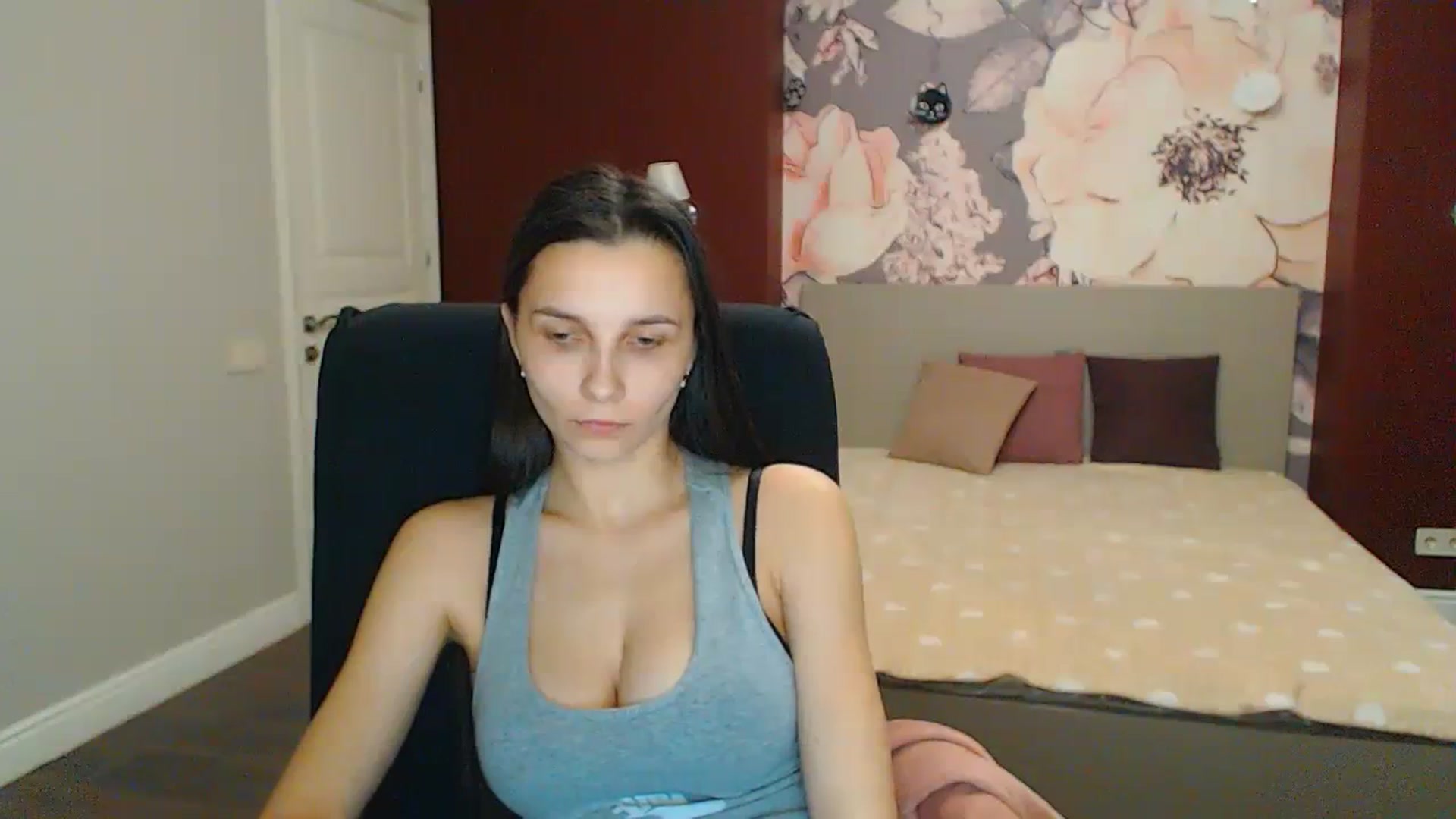 Gallery image thumbnail from Karina_Mils's myfreecams stream on, 02/03/2024, 21:40 image 3 of 20