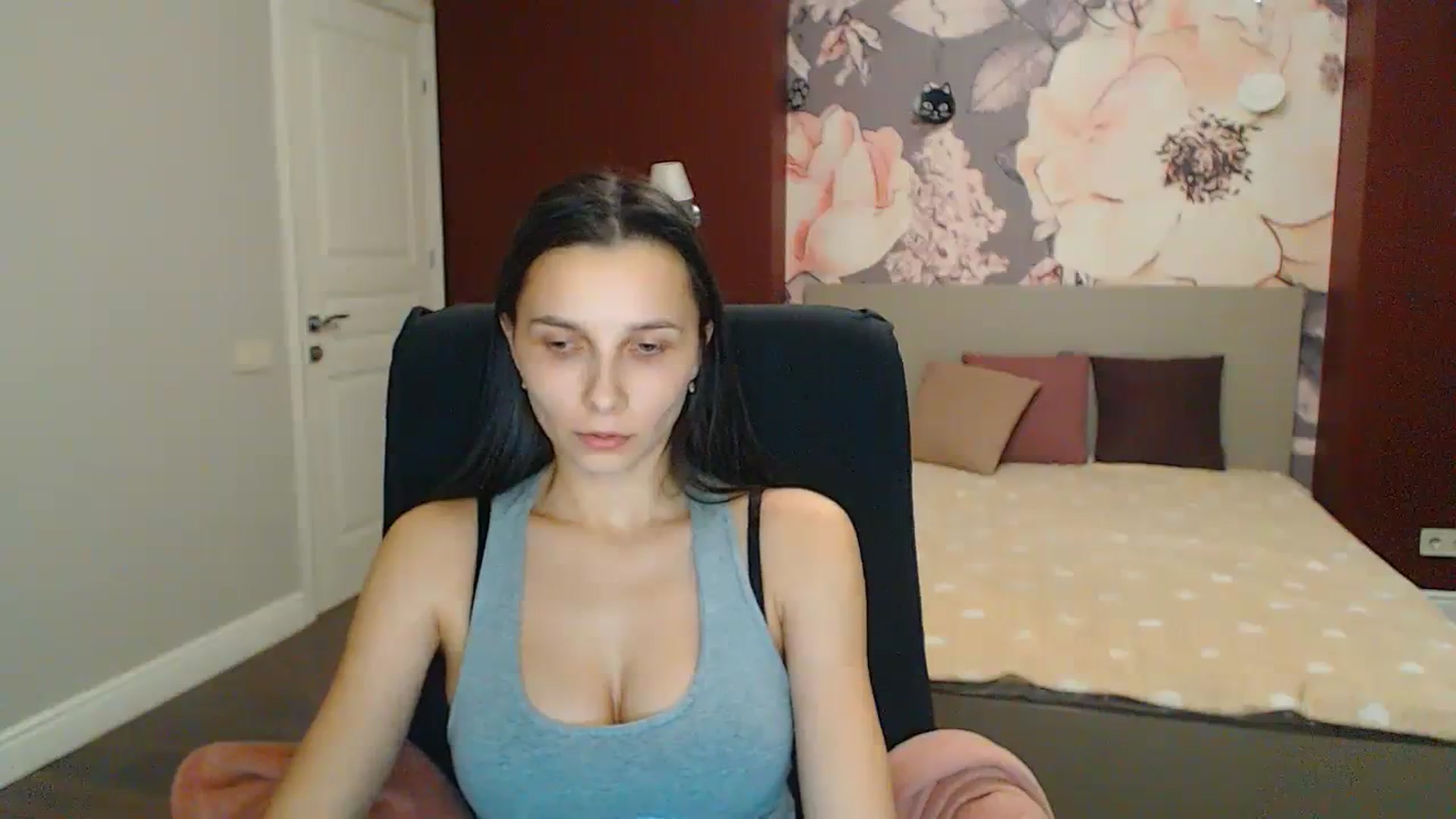 Gallery image thumbnail from Karina_Mils's myfreecams stream on, 02/03/2024, 21:40 image 19 of 20