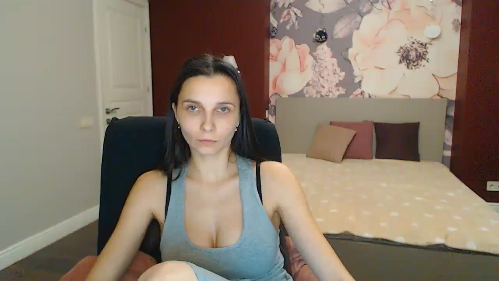 Gallery image thumbnail from Karina_Mils's myfreecams stream on, 02/03/2024, 21:40 image 11 of 20