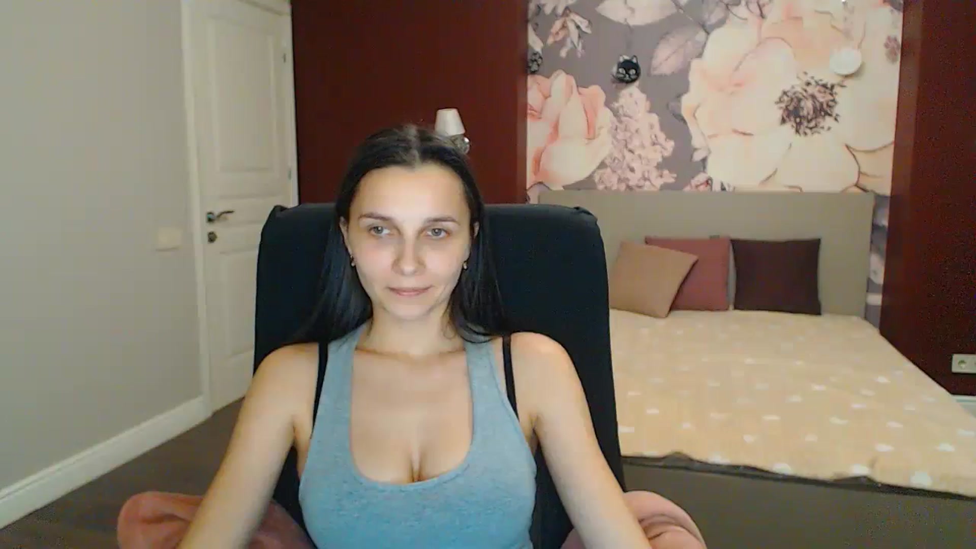 Gallery image thumbnail from Karina_Mils's myfreecams stream on, 02/03/2024, 21:40 image 20 of 20