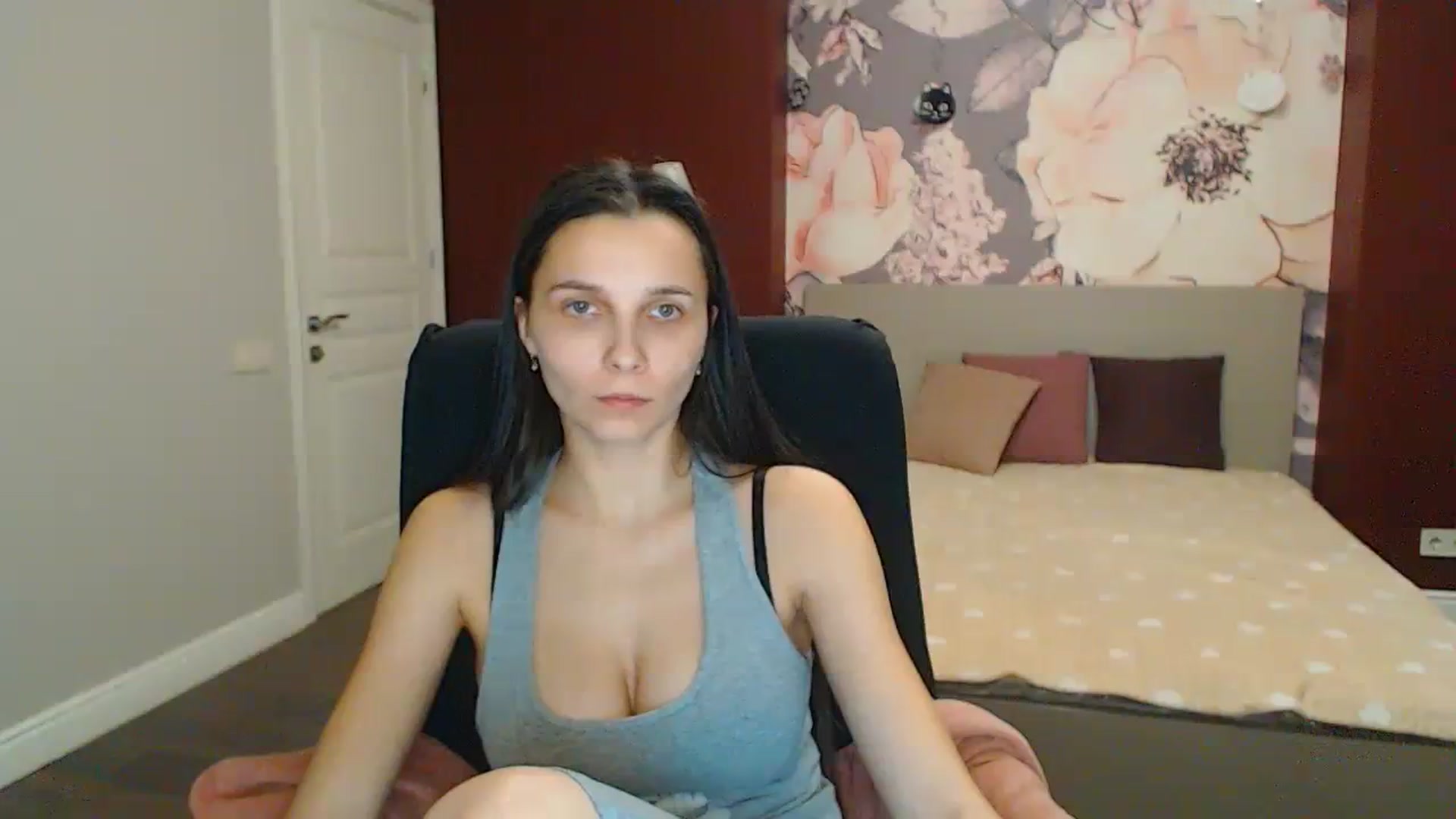 Gallery image thumbnail from Karina_Mils's myfreecams stream on, 02/03/2024, 21:40 image 16 of 20