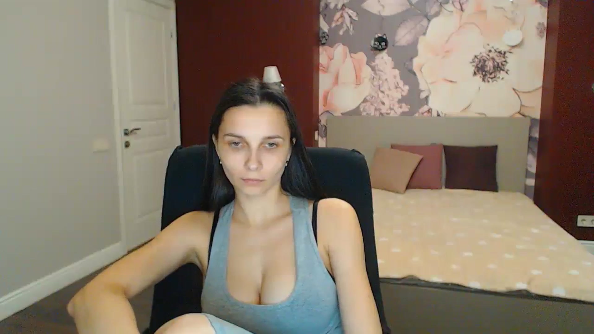 Gallery image thumbnail from Karina_Mils's myfreecams stream on, 02/03/2024, 21:40 image 4 of 20