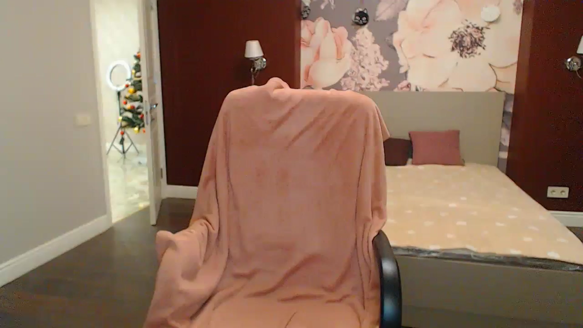Gallery image thumbnail from Karina_Mils's myfreecams stream on, 02/10/2024, 18:12 image 13 of 20