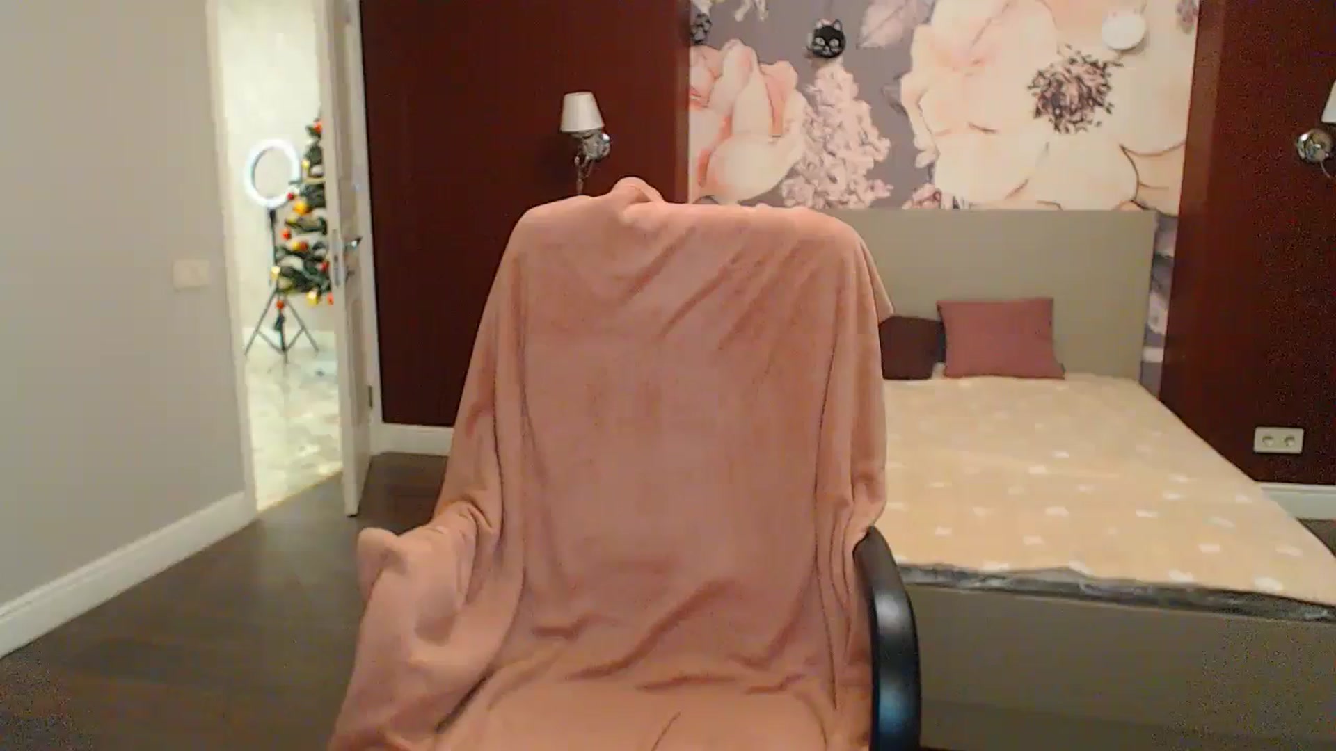 Gallery image thumbnail from Karina_Mils's myfreecams stream on, 02/10/2024, 18:12 image 15 of 20