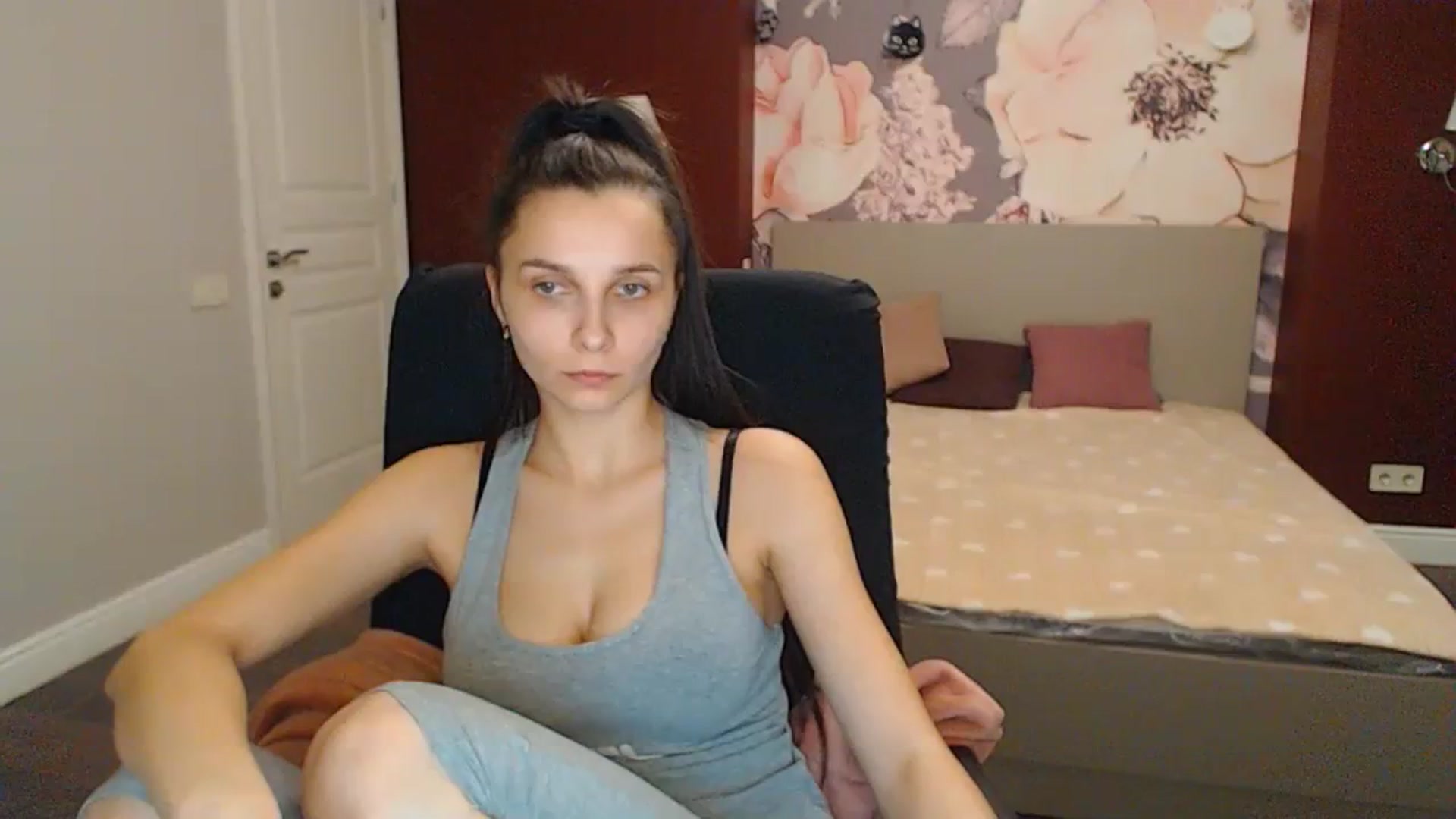Gallery image thumbnail from Karina_Mils's myfreecams stream on, 02/10/2024, 20:59 image 20 of 20