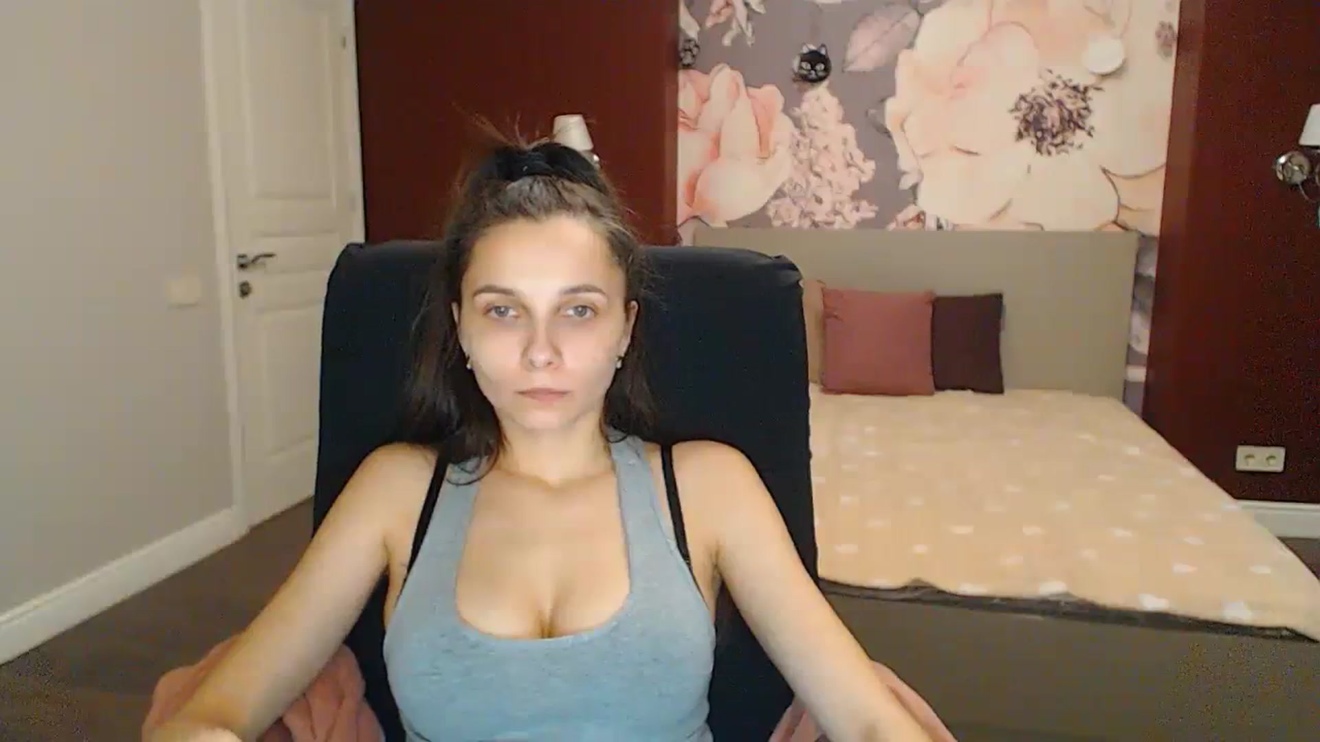 Gallery image thumbnail from Karina_Mils's myfreecams stream on, 02/11/2024, 17:20 image 18 of 20