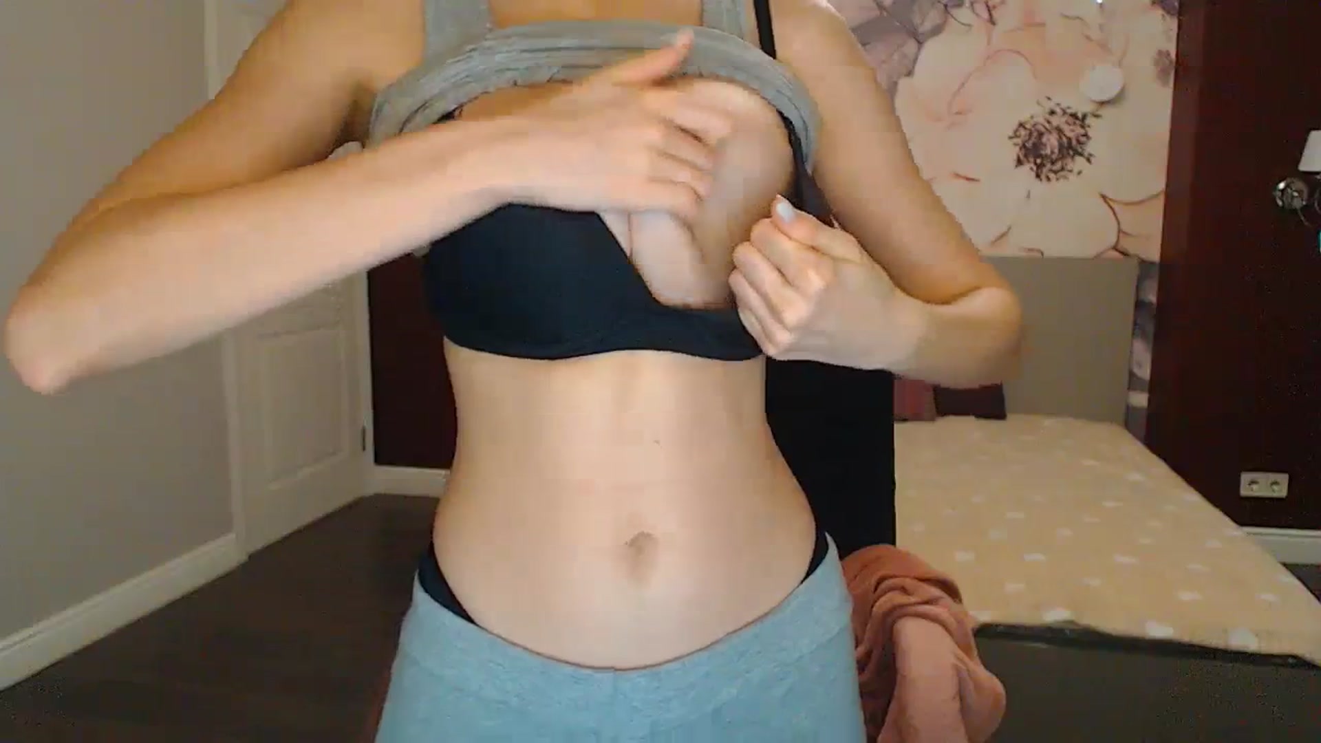 Gallery image thumbnail from Karina_Mils's myfreecams stream on, 02/11/2024, 20:28 image 7 of 20
