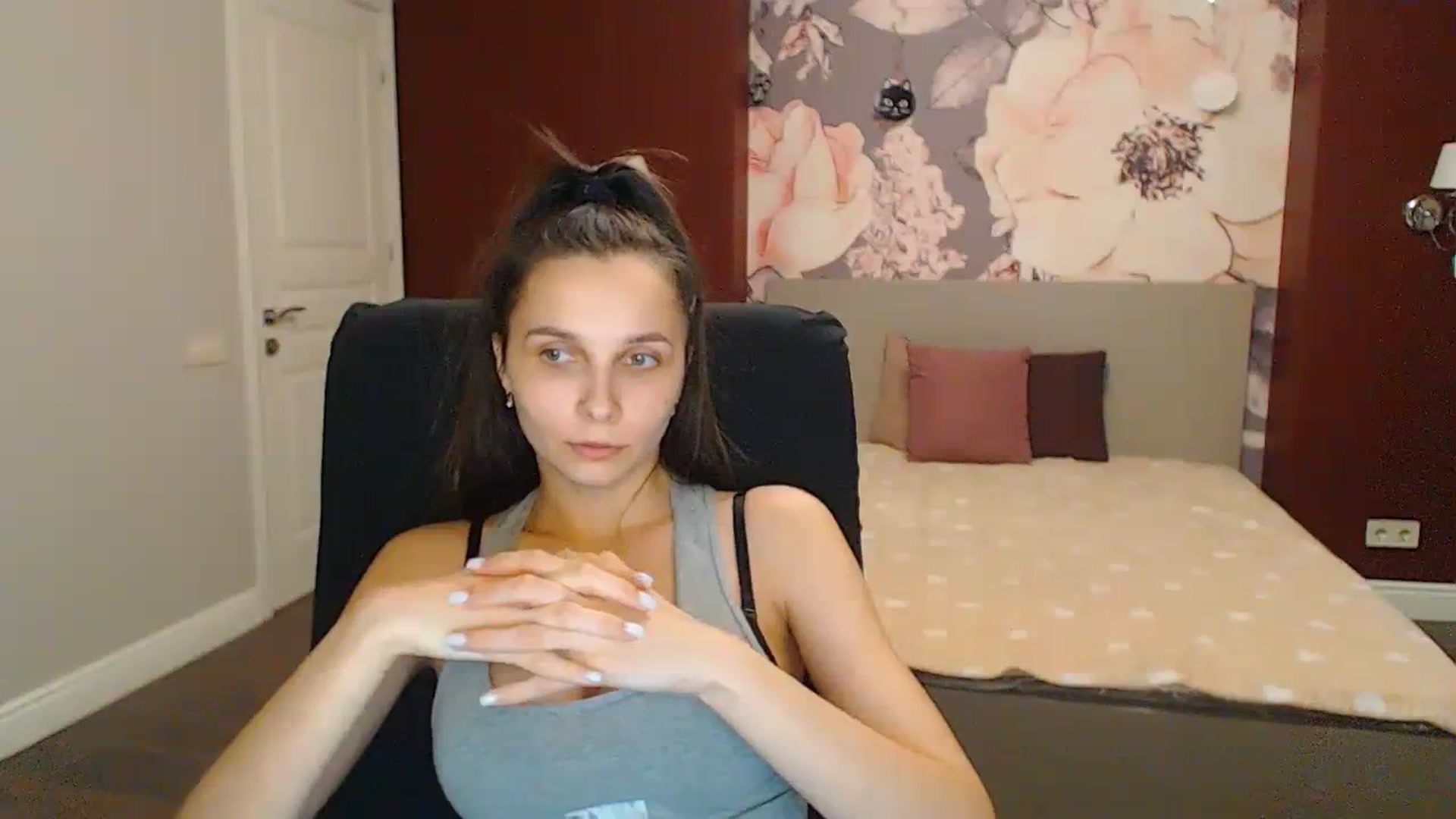 Gallery image thumbnail from Karina_Mils's myfreecams stream on, 02/11/2024, 20:28 image 15 of 20