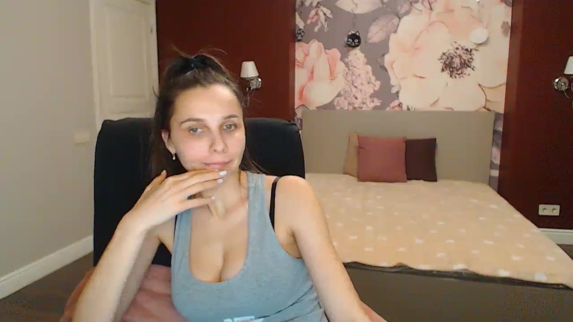 Gallery image thumbnail from Karina_Mils's myfreecams stream on, 02/11/2024, 20:28 image 20 of 20