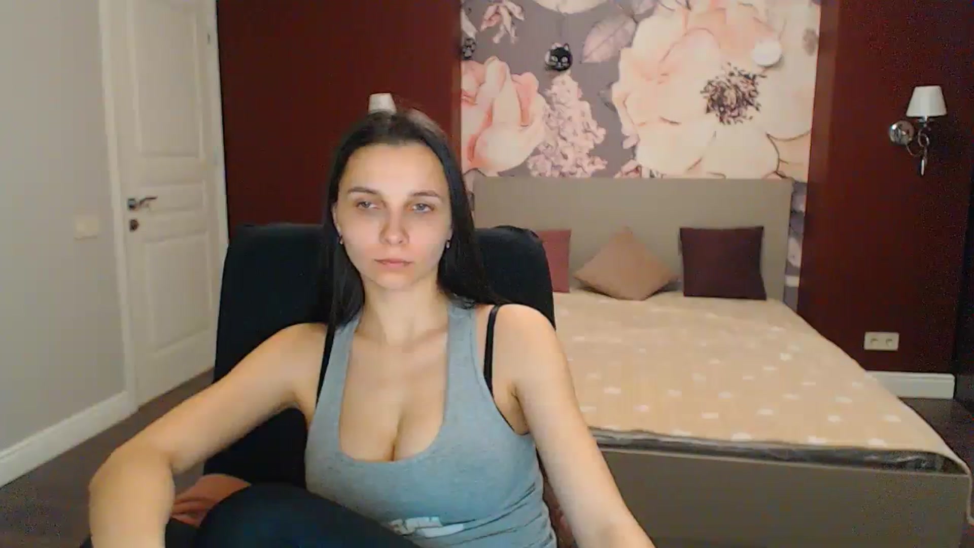 Gallery image thumbnail from Karina_Mils's myfreecams stream on, 02/16/2024, 07:41 image 18 of 20