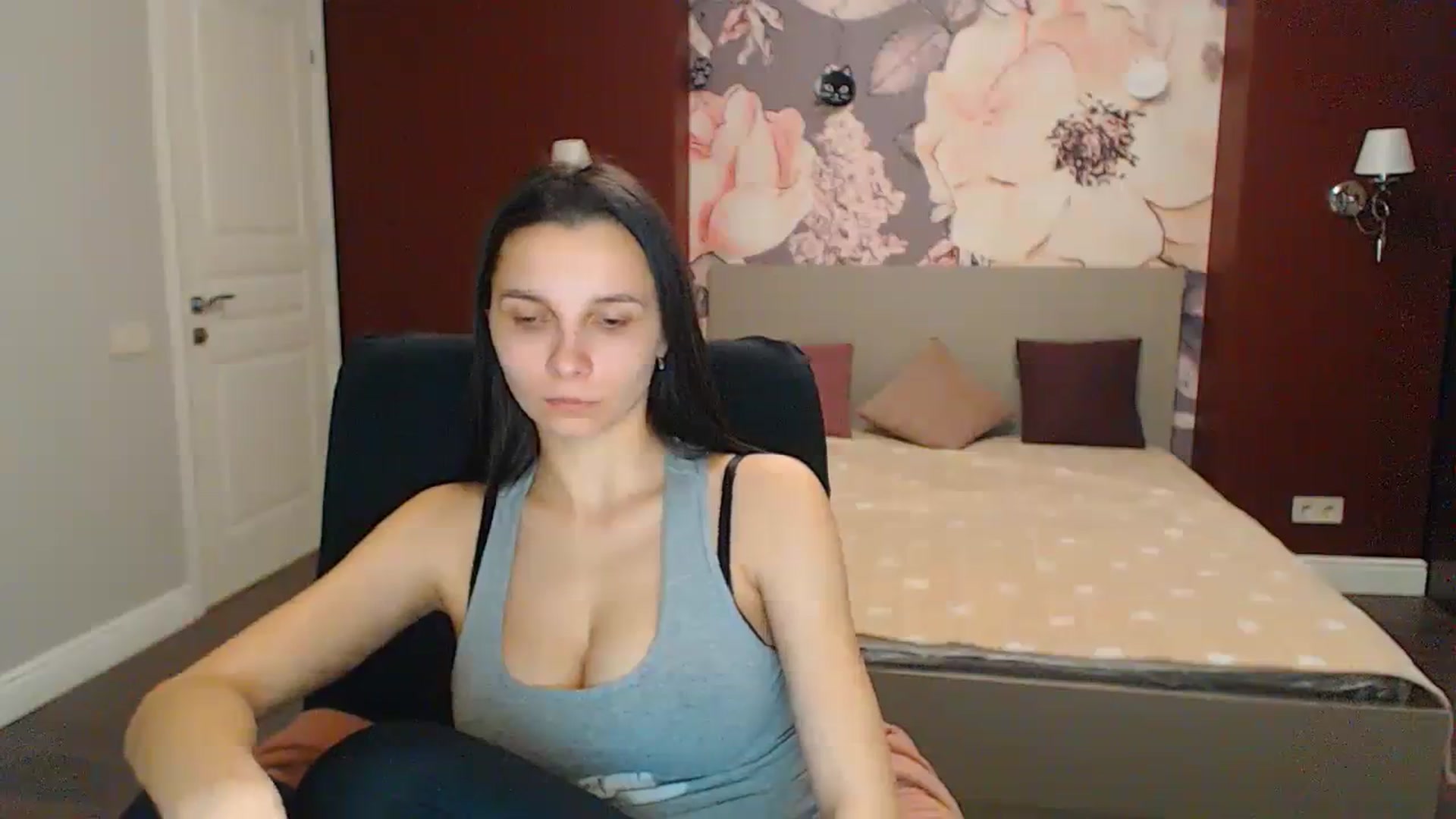 Gallery image thumbnail from Karina_Mils's myfreecams stream on, 02/16/2024, 07:41 image 16 of 20
