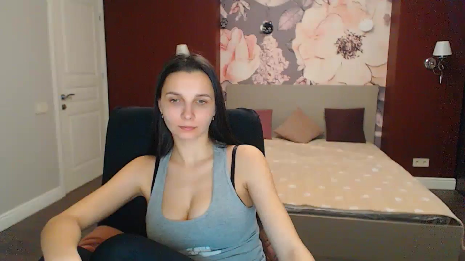 Gallery image thumbnail from Karina_Mils's myfreecams stream on, 02/16/2024, 07:41 image 19 of 20