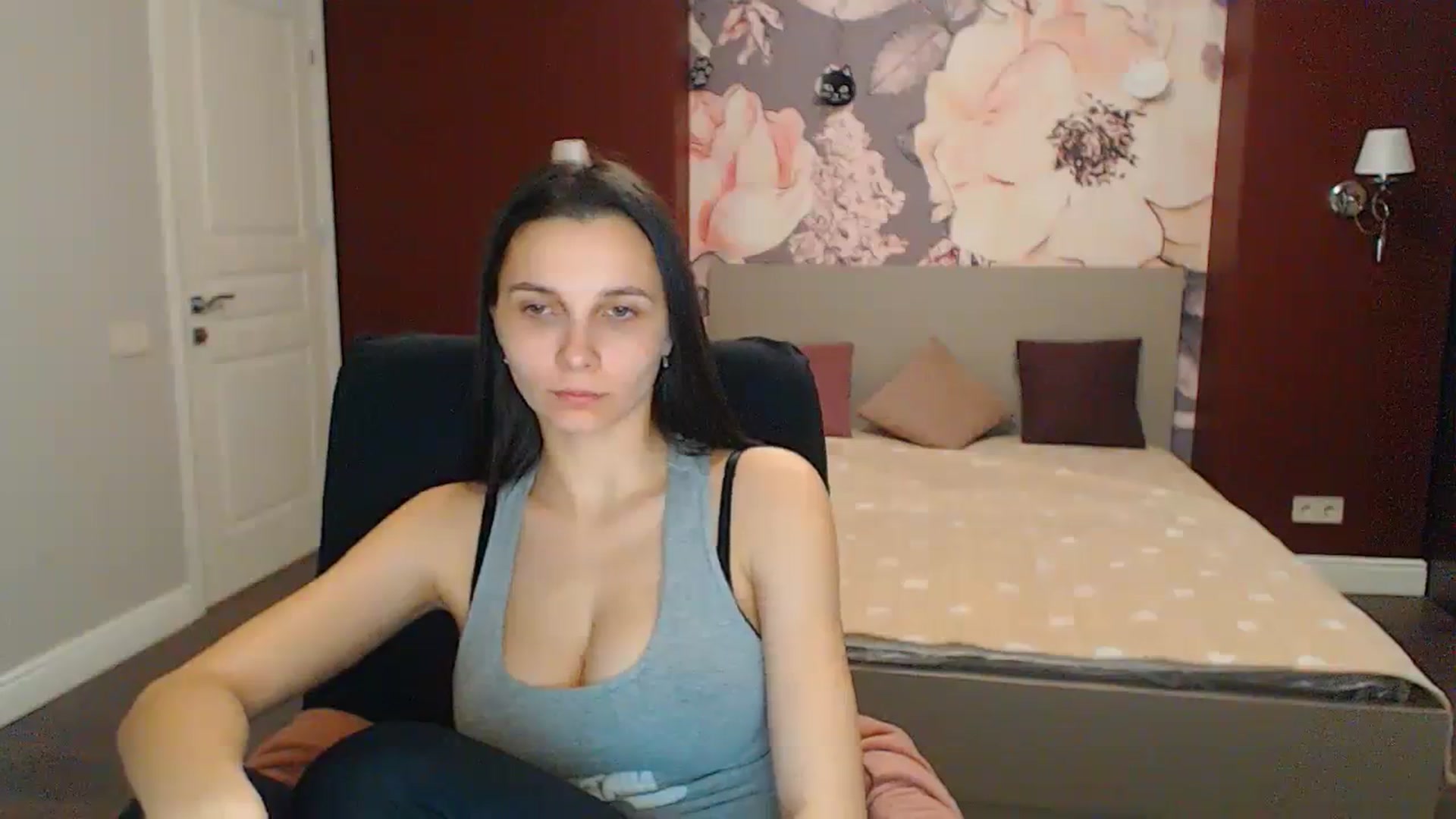 Gallery image thumbnail from Karina_Mils's myfreecams stream on, 02/16/2024, 07:41 image 14 of 20