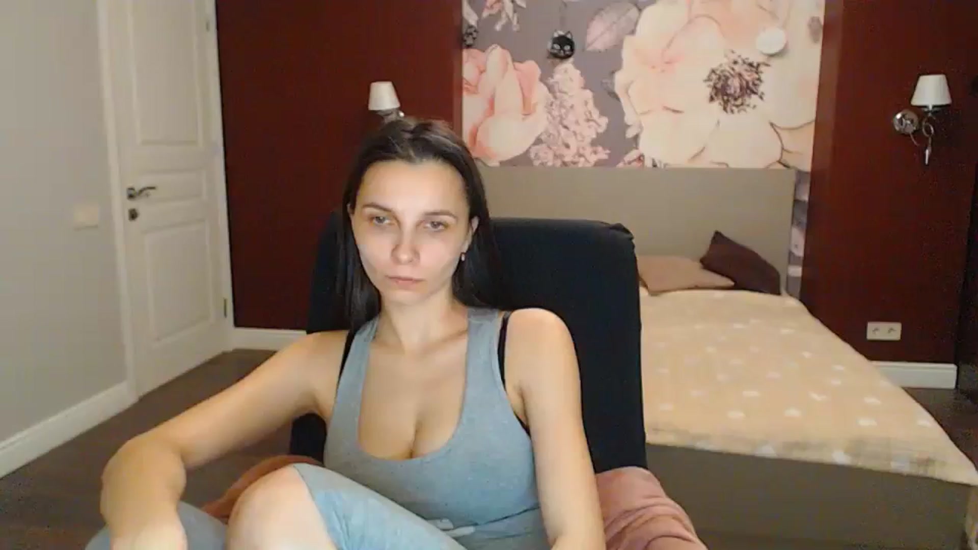 Gallery image thumbnail from Karina_Mils's myfreecams stream on, 02/16/2024, 17:21 image 19 of 20