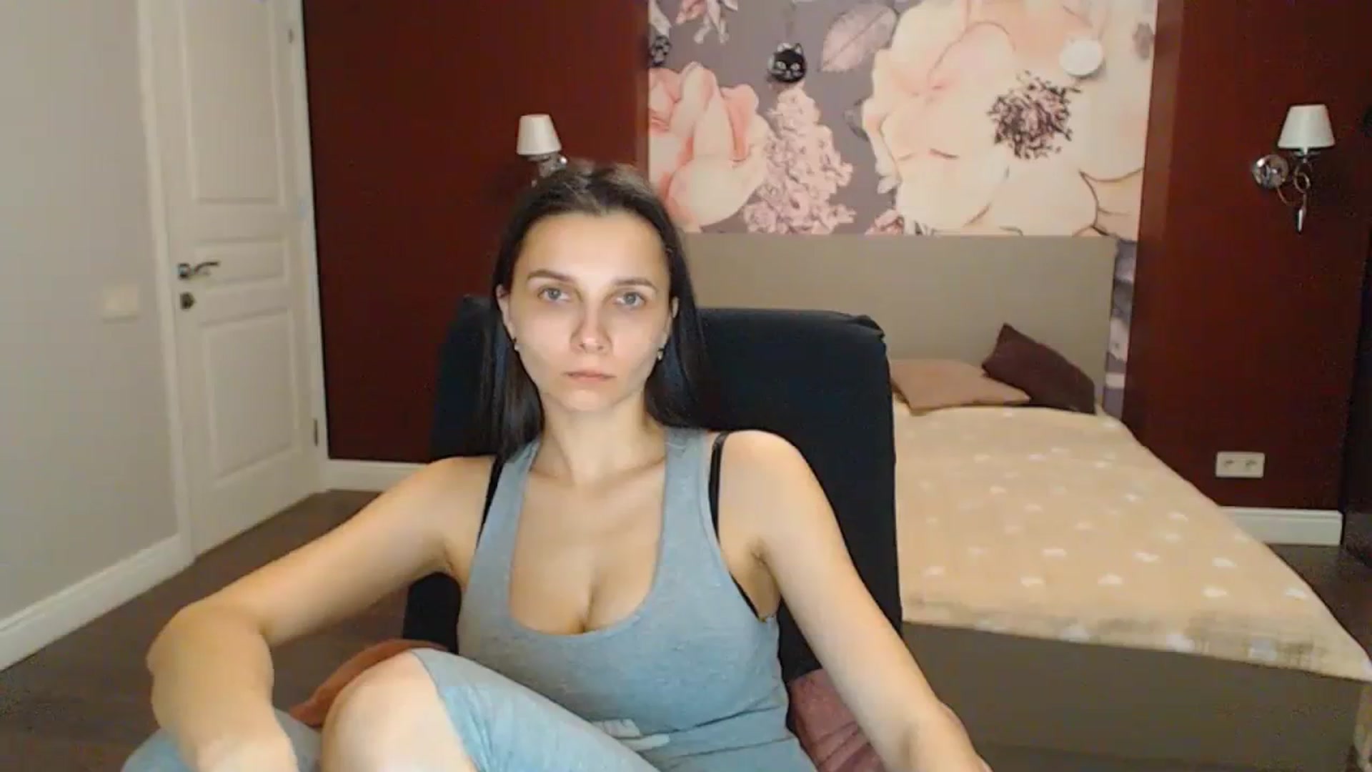 Gallery image thumbnail from Karina_Mils's myfreecams stream on, 02/16/2024, 17:21 image 14 of 20