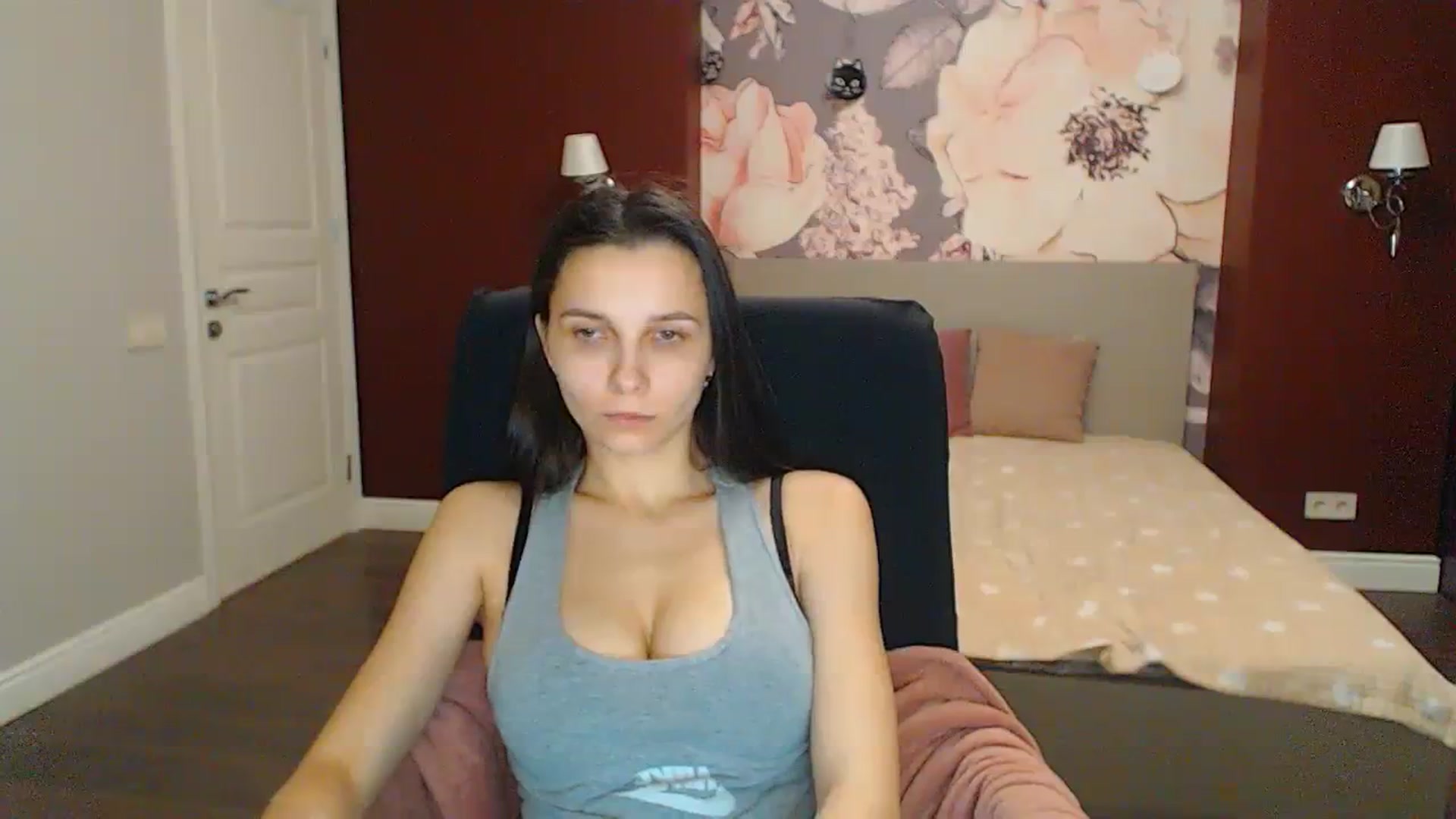 Gallery image thumbnail from Karina_Mils's myfreecams stream on, 02/17/2024, 18:05 image 4 of 20