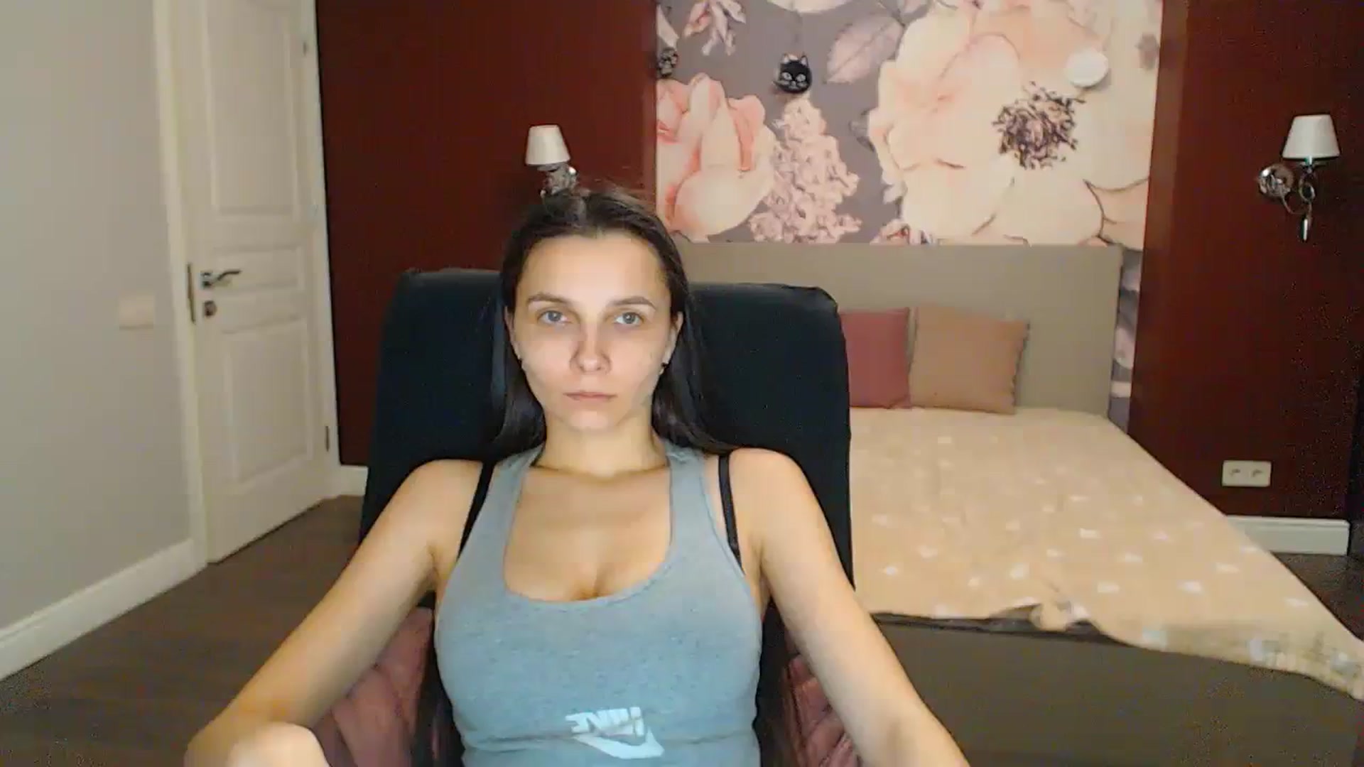 Gallery image thumbnail from Karina_Mils's myfreecams stream on, 02/17/2024, 18:05 image 15 of 20