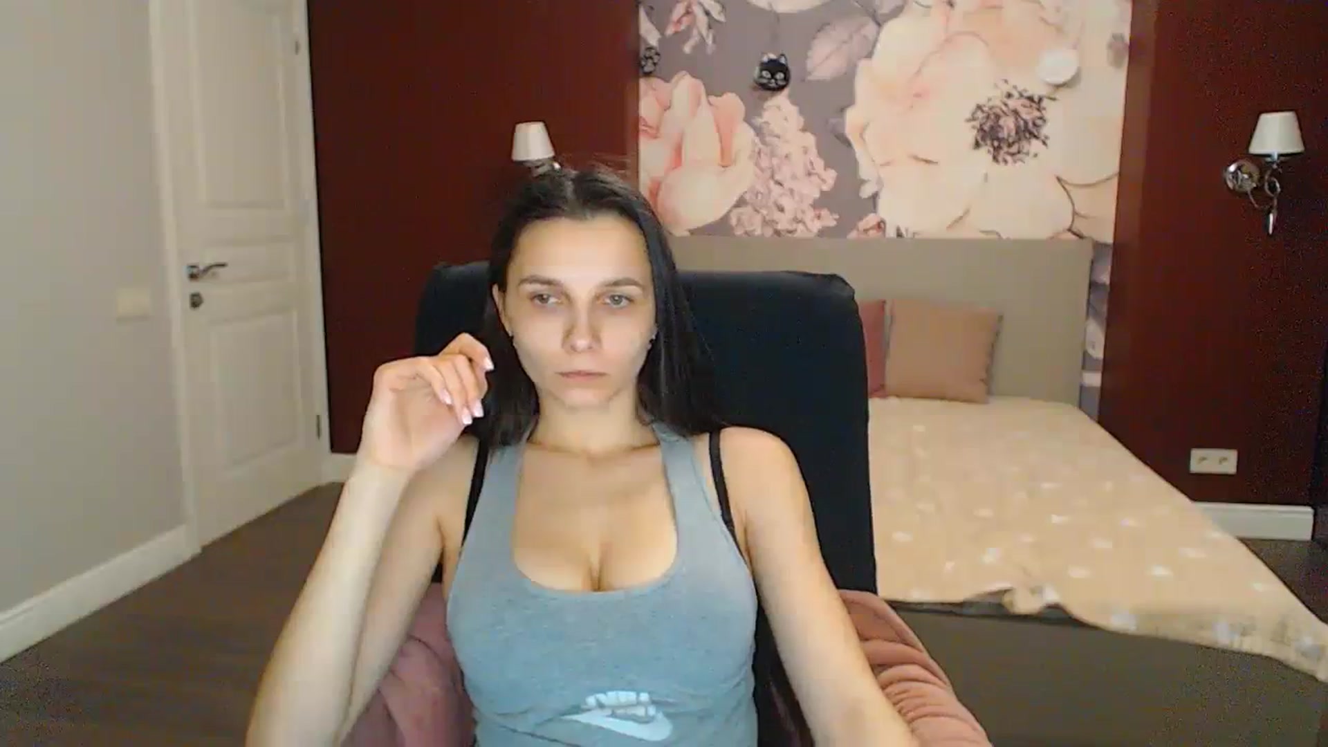 Gallery image thumbnail from Karina_Mils's myfreecams stream on, 02/17/2024, 18:05 image 3 of 20