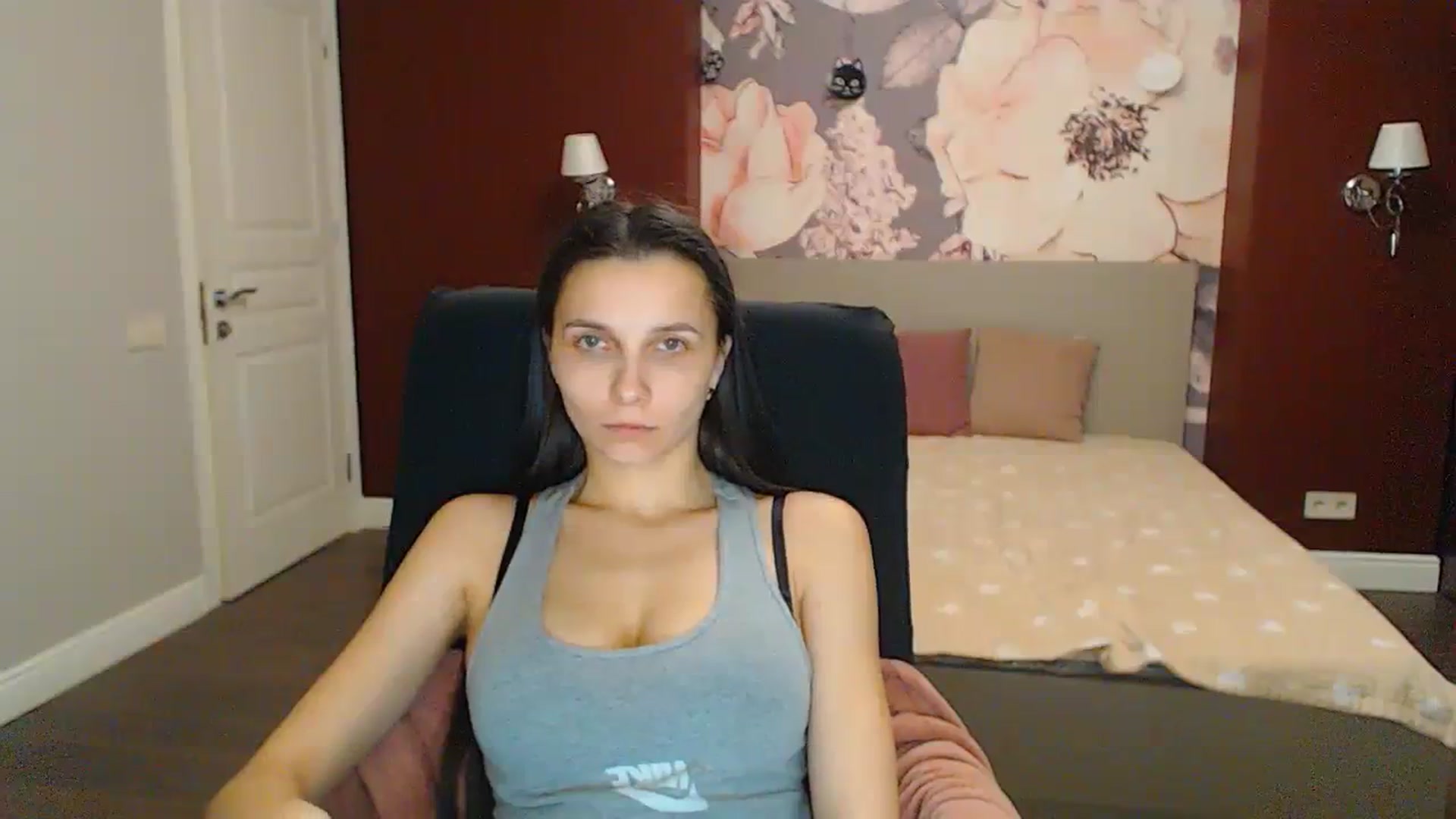 Gallery image thumbnail from Karina_Mils's myfreecams stream on, 02/17/2024, 18:05 image 17 of 20