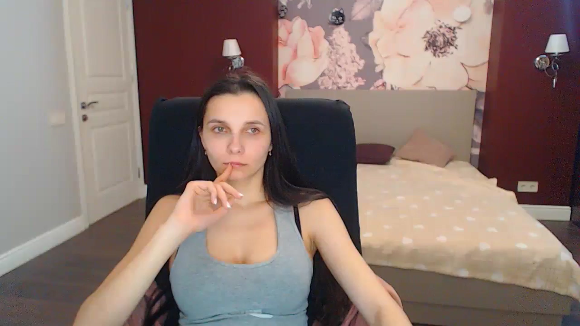 Gallery image thumbnail from Karina_Mils's myfreecams stream on, 02/22/2024, 11:13 image 6 of 20