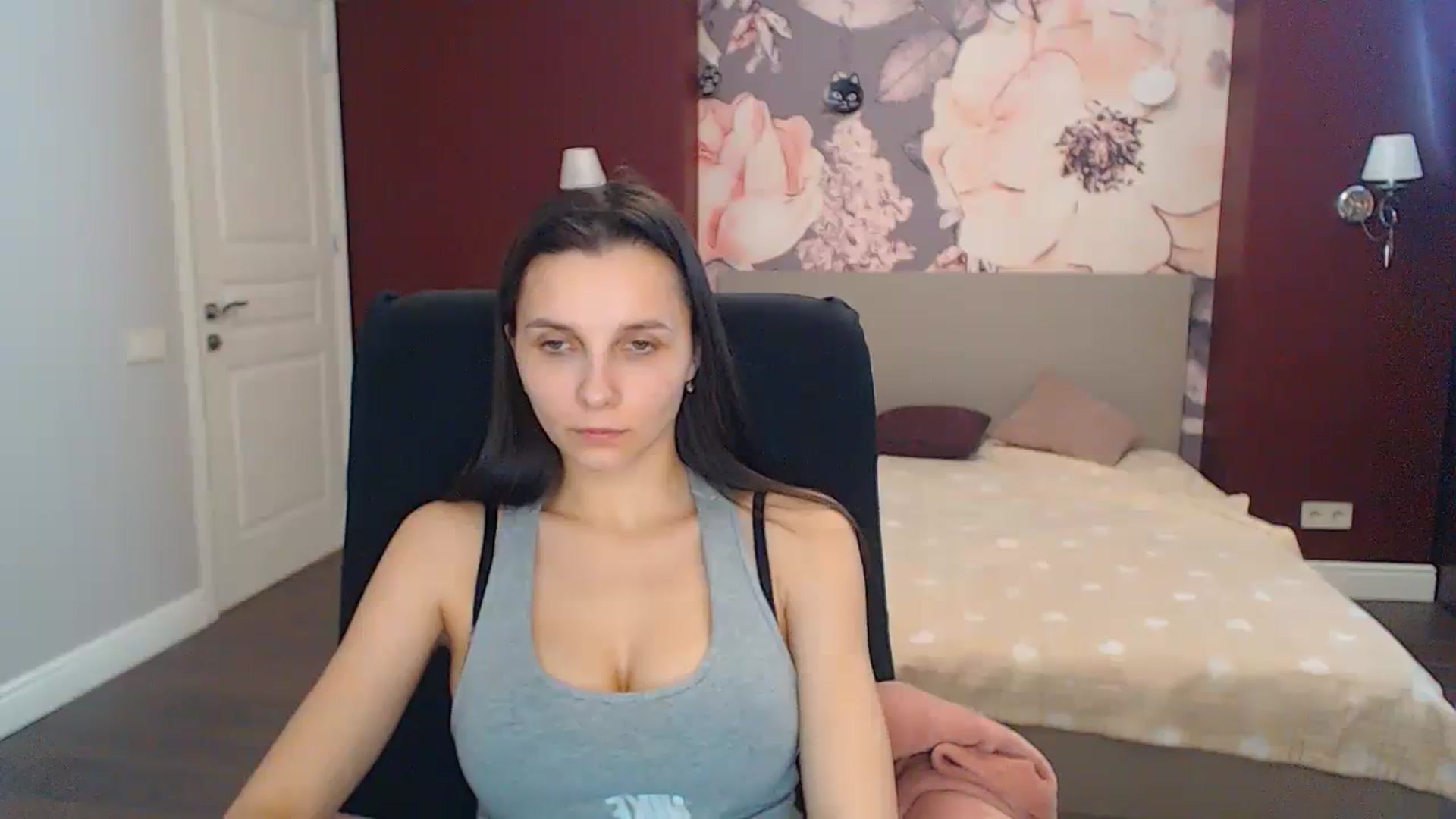 Gallery image thumbnail from Karina_Mils's myfreecams stream on, 02/22/2024, 11:13 image 14 of 20