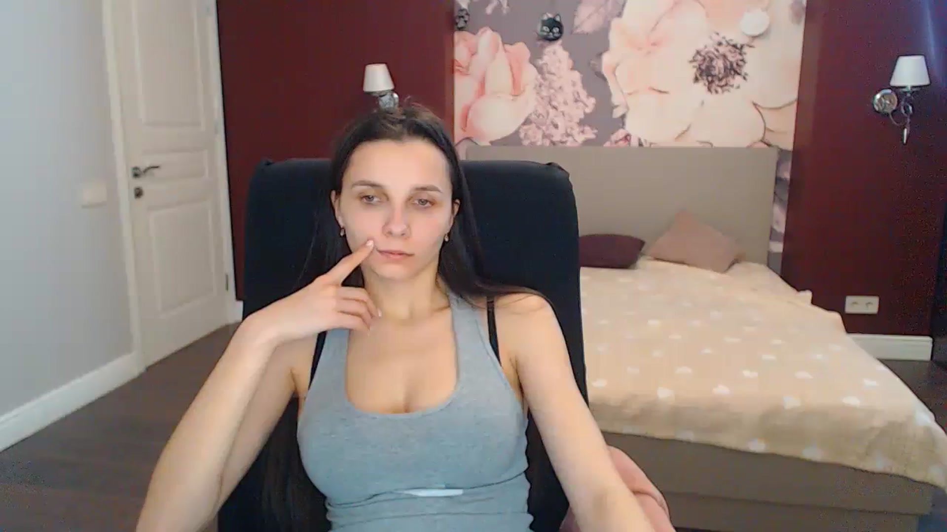 Gallery image thumbnail from Karina_Mils's myfreecams stream on, 02/22/2024, 11:13 image 11 of 20