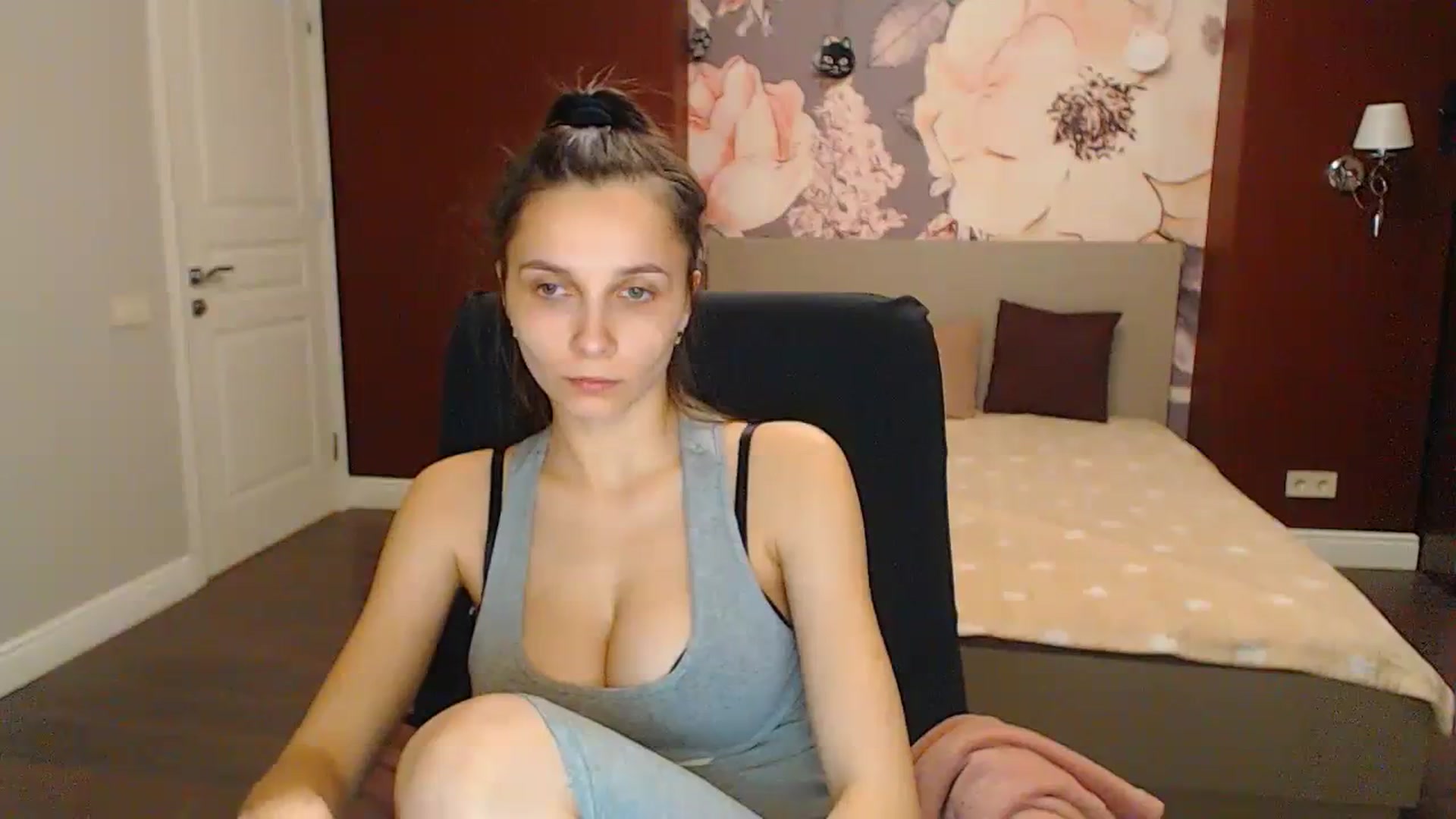 Gallery image thumbnail from Karina_Mils's myfreecams stream on, 02/24/2024, 19:02 image 20 of 20