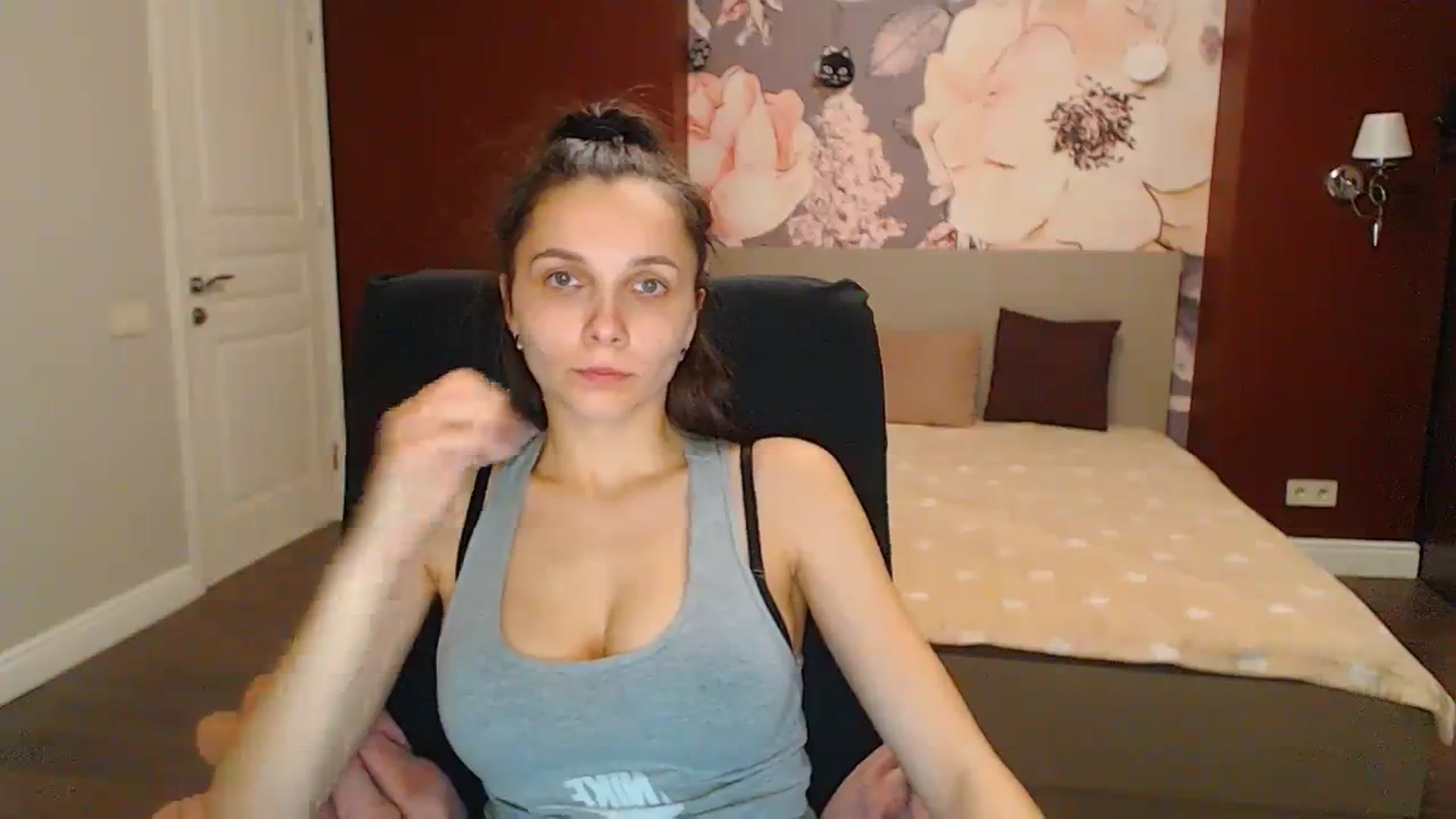 Gallery image thumbnail from Karina_Mils's myfreecams stream on, 02/24/2024, 19:02 image 13 of 20