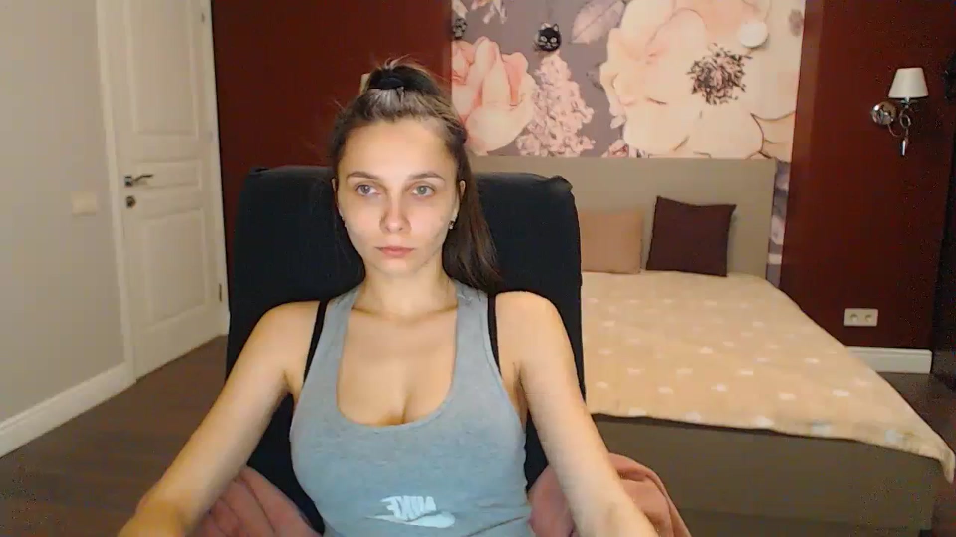 Gallery image thumbnail from Karina_Mils's myfreecams stream on, 02/24/2024, 19:02 image 16 of 20