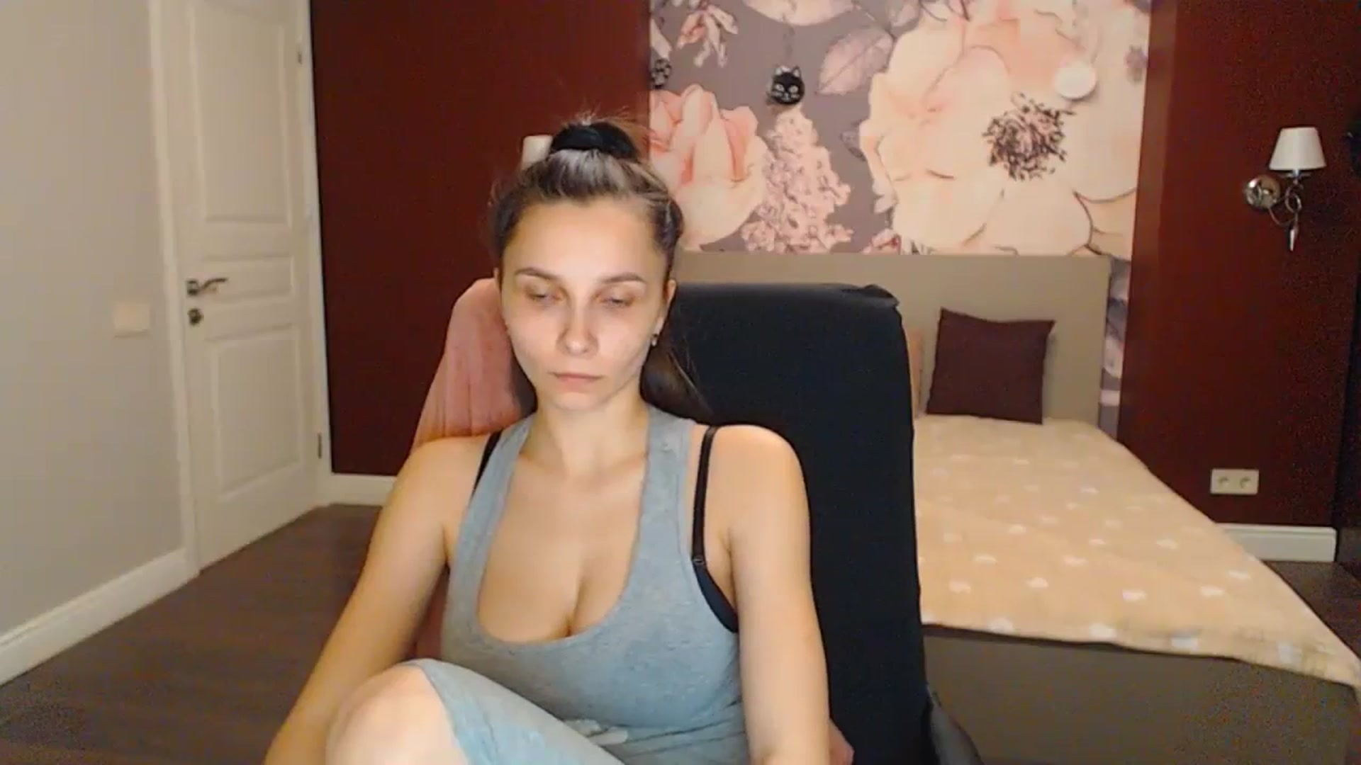 Gallery image thumbnail from Karina_Mils's myfreecams stream on, 02/24/2024, 21:14 image 13 of 20