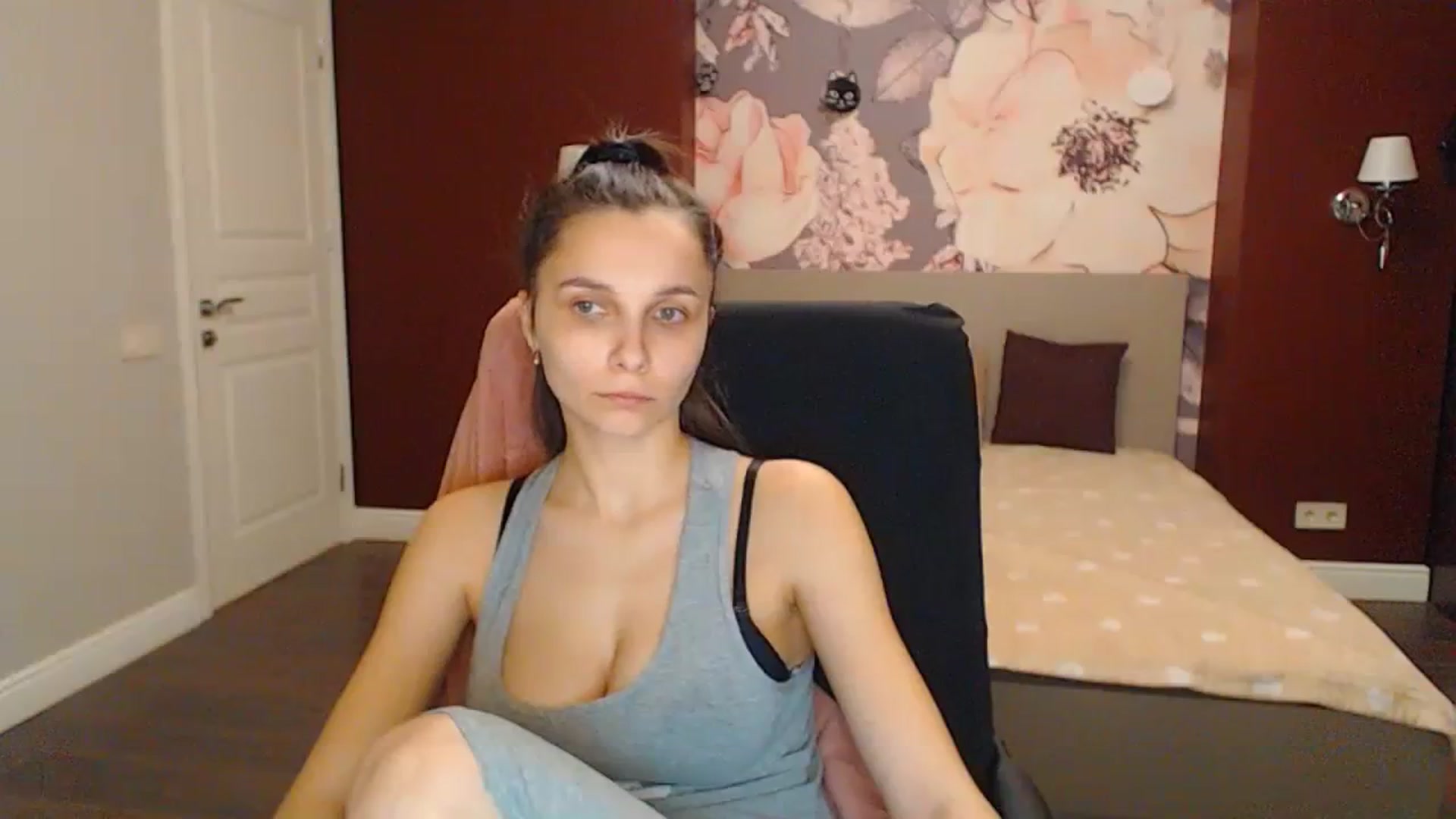 Gallery image thumbnail from Karina_Mils's myfreecams stream on, 02/24/2024, 21:14 image 17 of 20