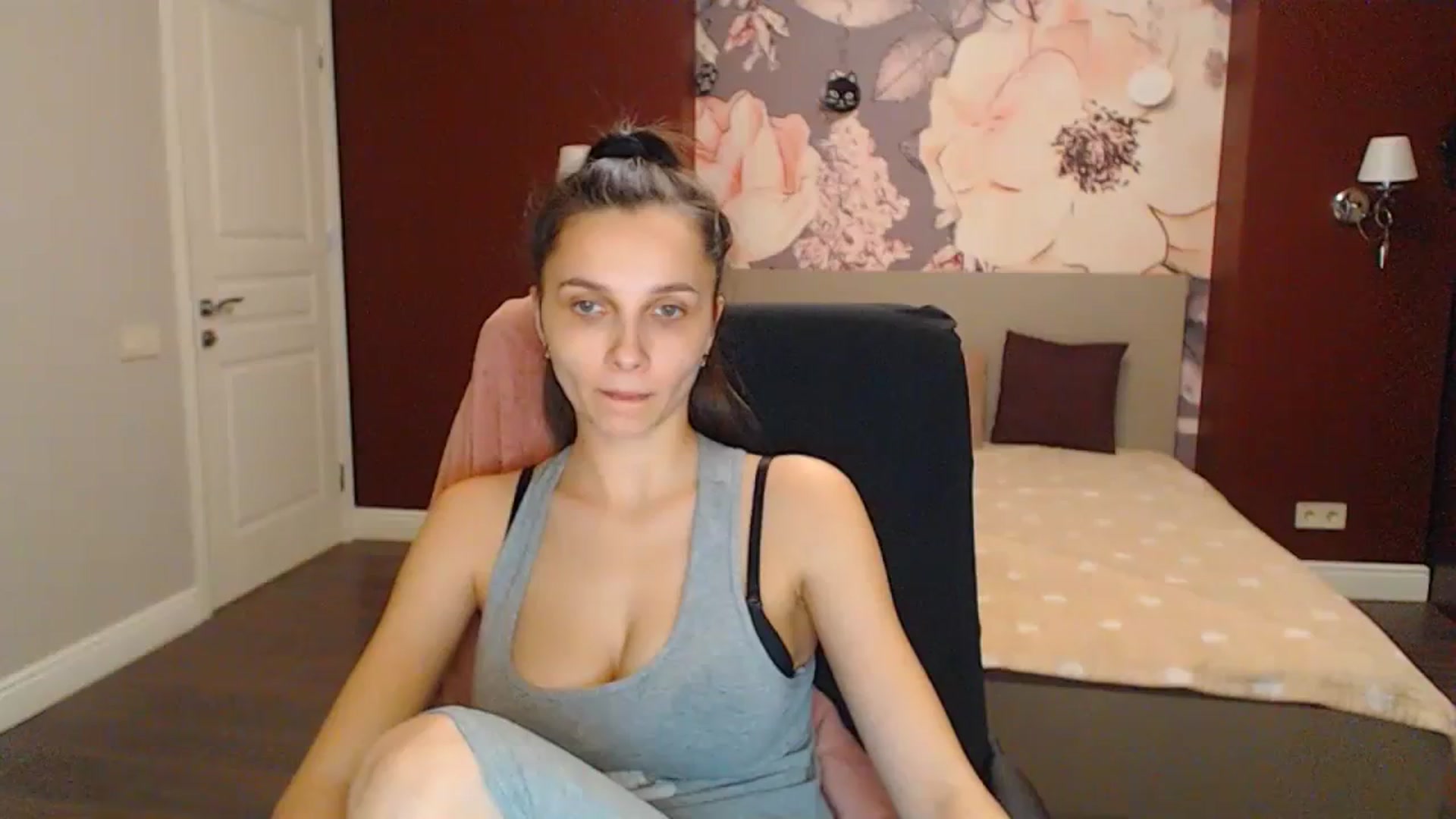 Gallery image thumbnail from Karina_Mils's myfreecams stream on, 02/24/2024, 21:14 image 8 of 20