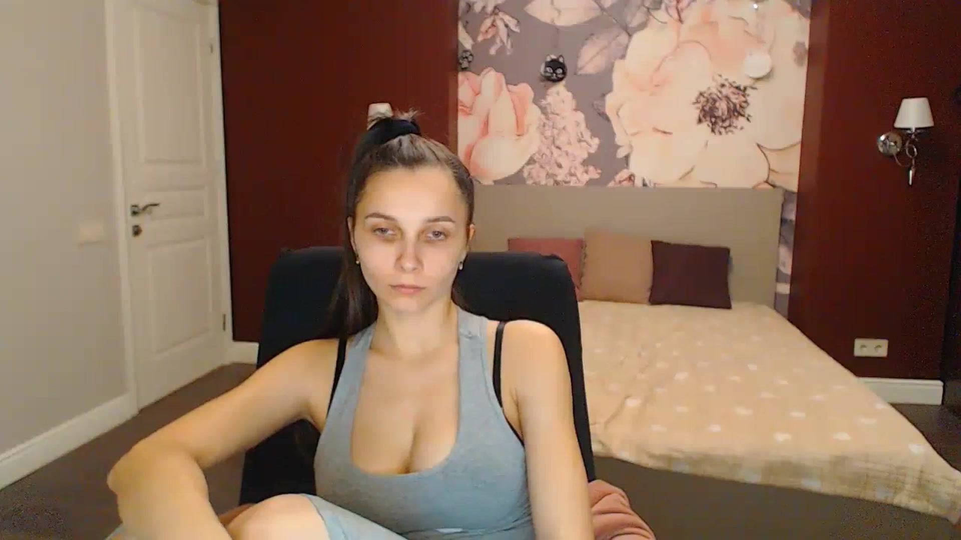 Gallery image thumbnail from Karina_Mils's myfreecams stream on, 02/25/2024, 19:49 image 4 of 20