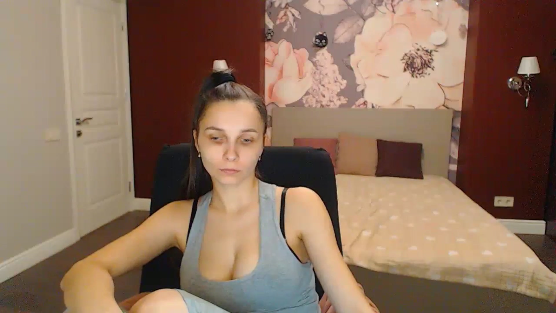 Gallery image thumbnail from Karina_Mils's myfreecams stream on, 02/25/2024, 19:49 image 7 of 20