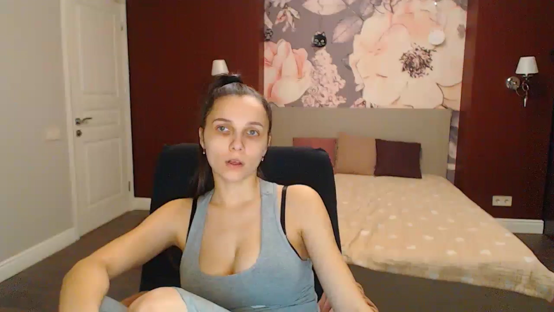 Gallery image thumbnail from Karina_Mils's myfreecams stream on, 02/25/2024, 19:49 image 5 of 20