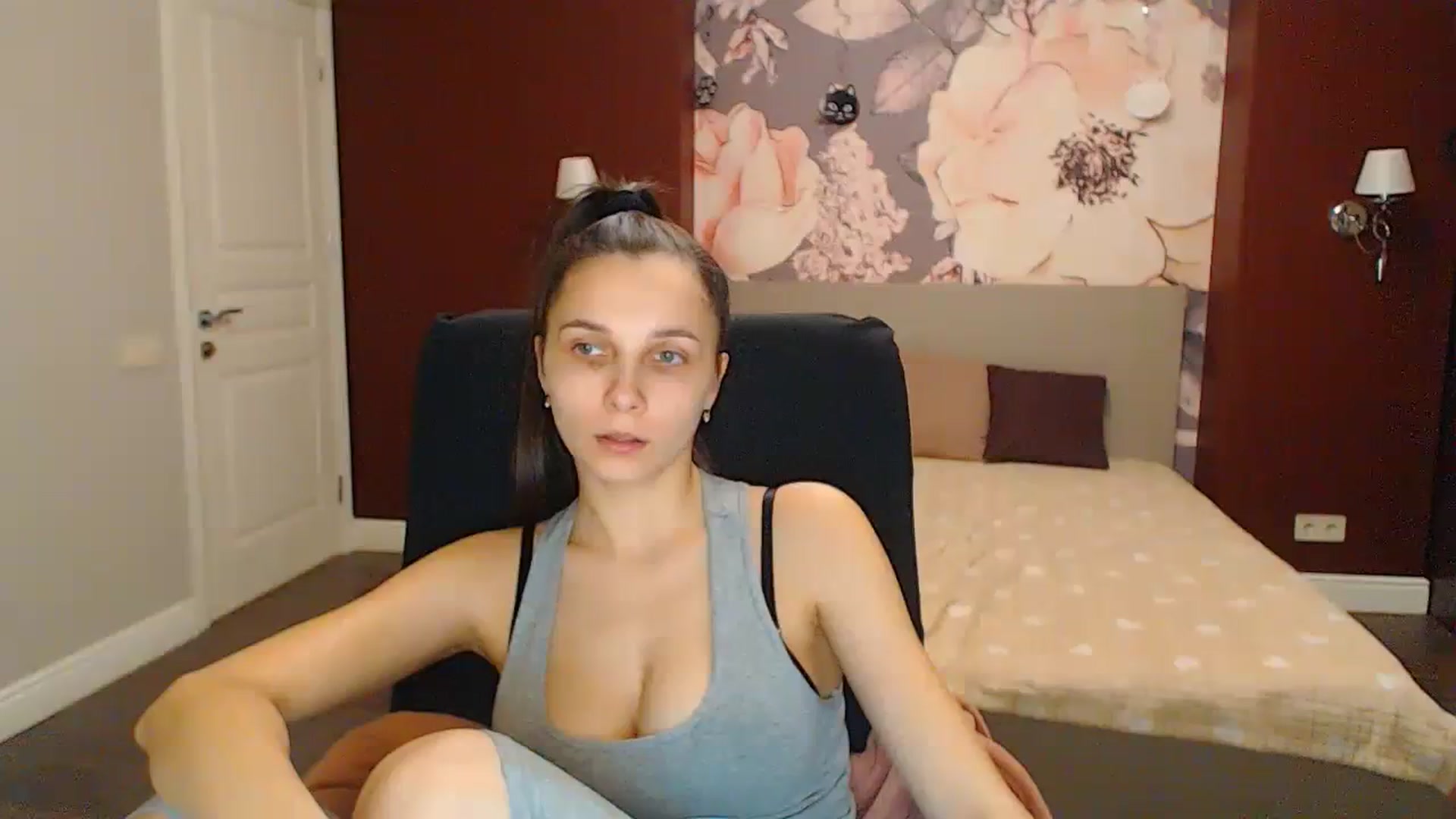 Gallery image thumbnail from Karina_Mils's myfreecams stream on, 02/25/2024, 19:49 image 2 of 20
