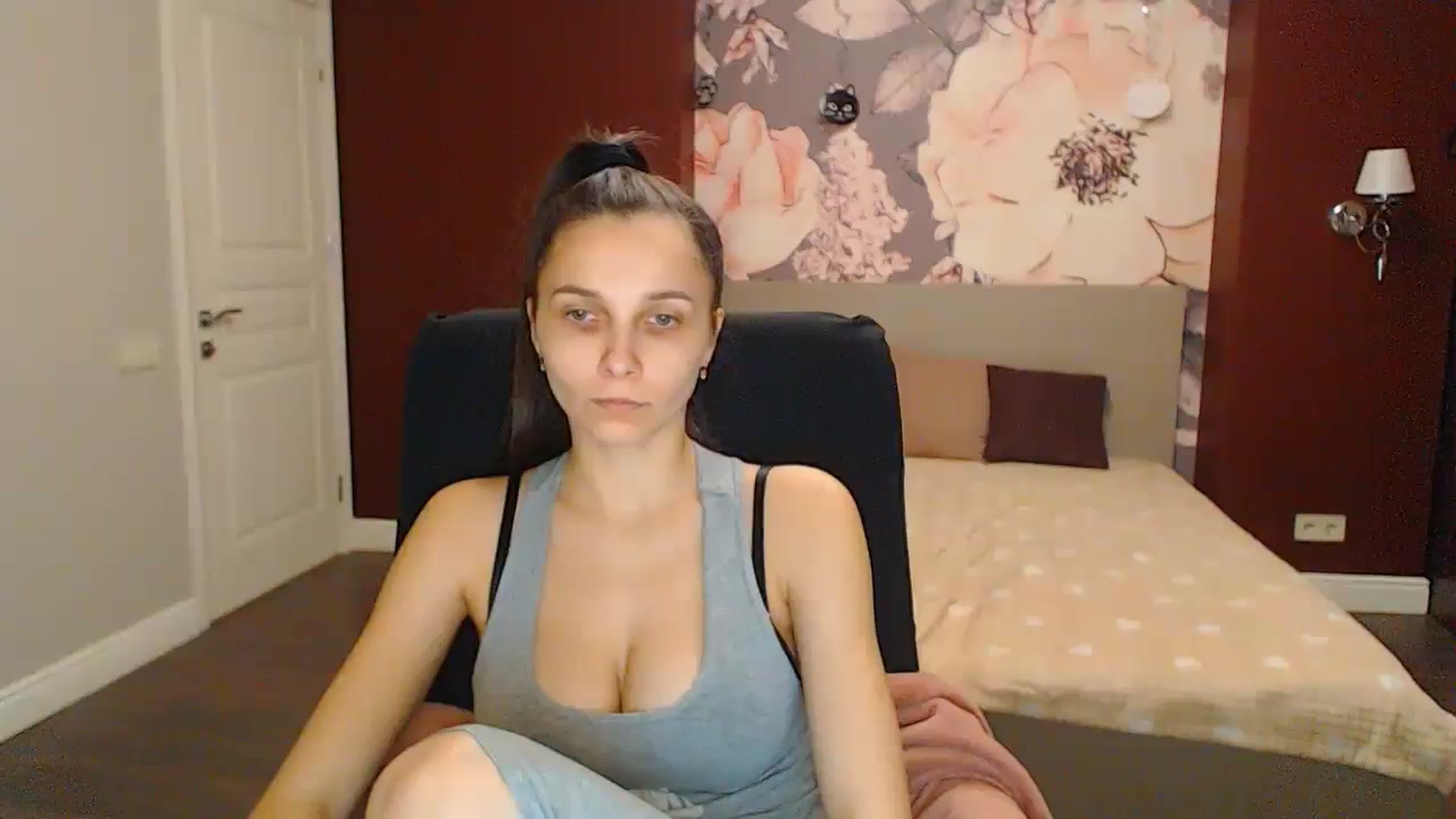Gallery image thumbnail from Karina_Mils's myfreecams stream on, 02/25/2024, 19:49 image 1 of 20